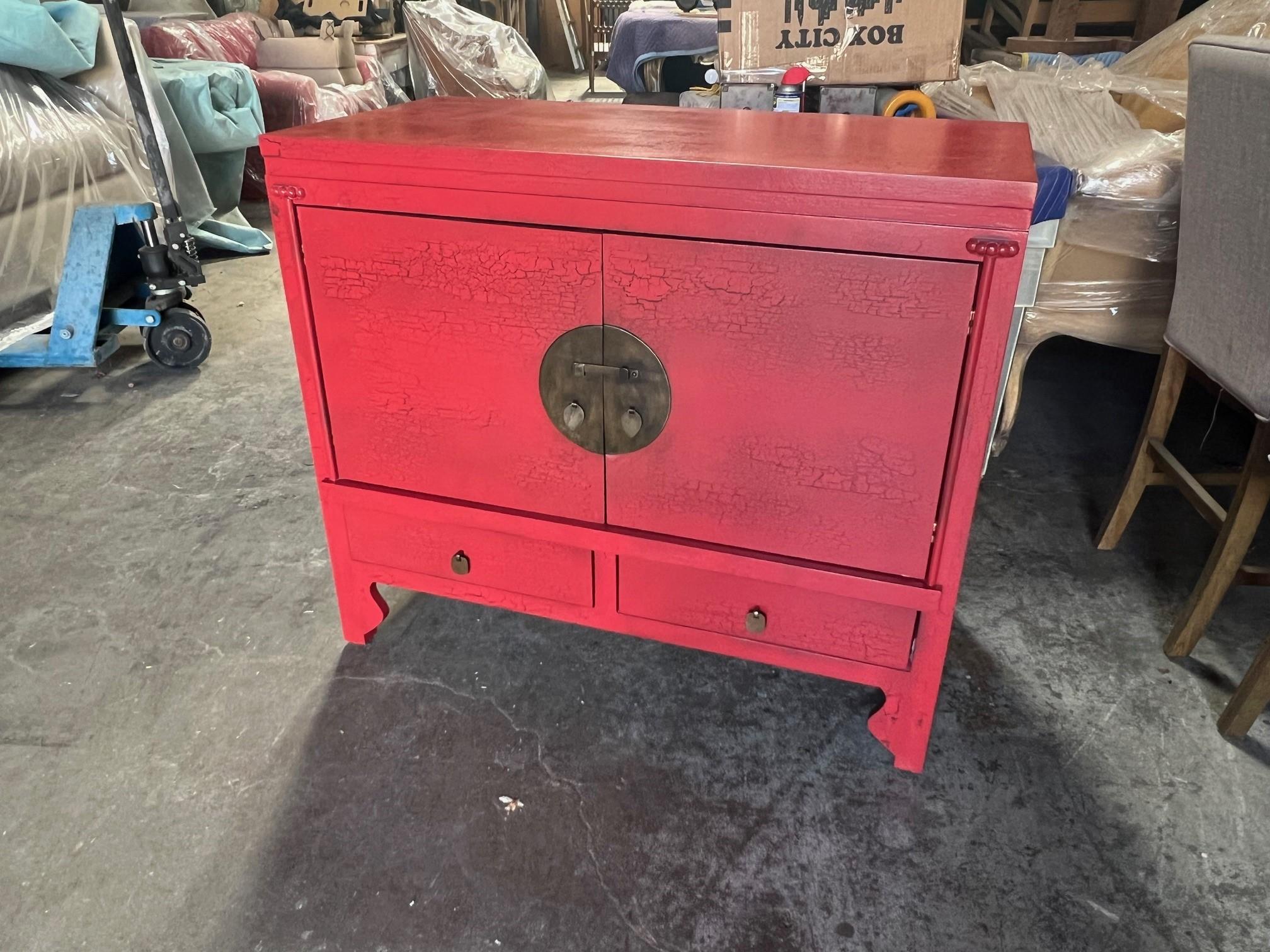 Paire de meubles-lavabos classiques à deux portes de style Ming Ming, finition craquelée rouge de Chine en vente 5