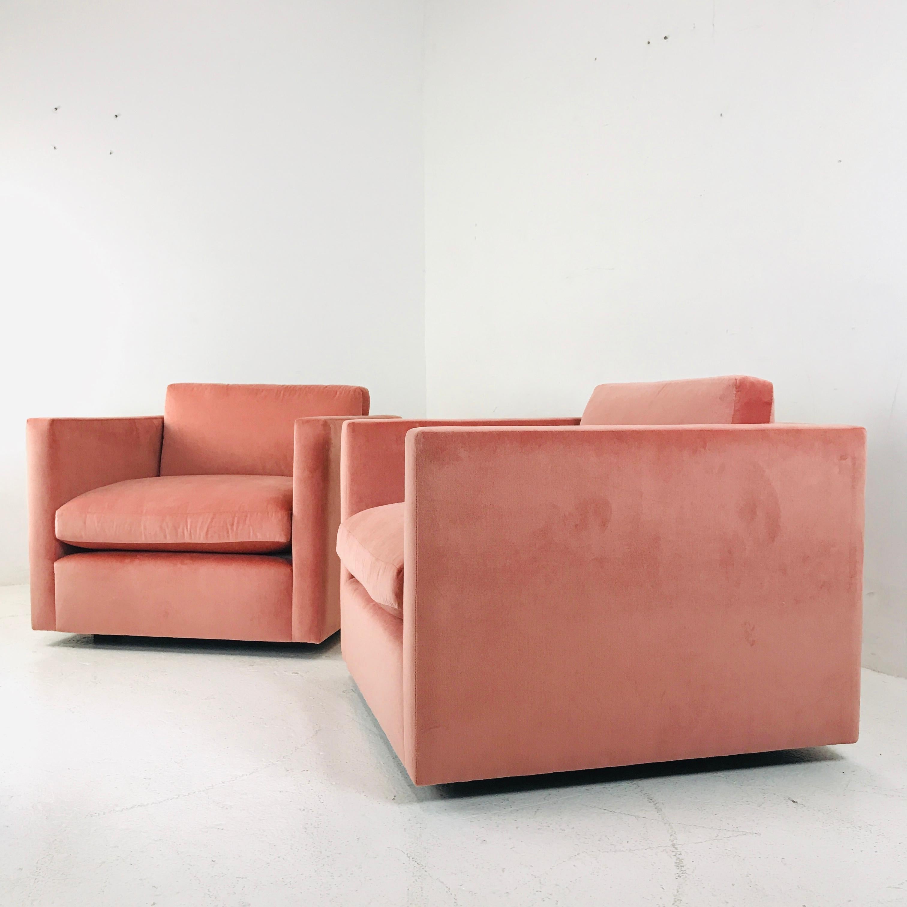 Mid-Century Modern Pair of Classic Cube Chairs in the Style of Milo Baughman