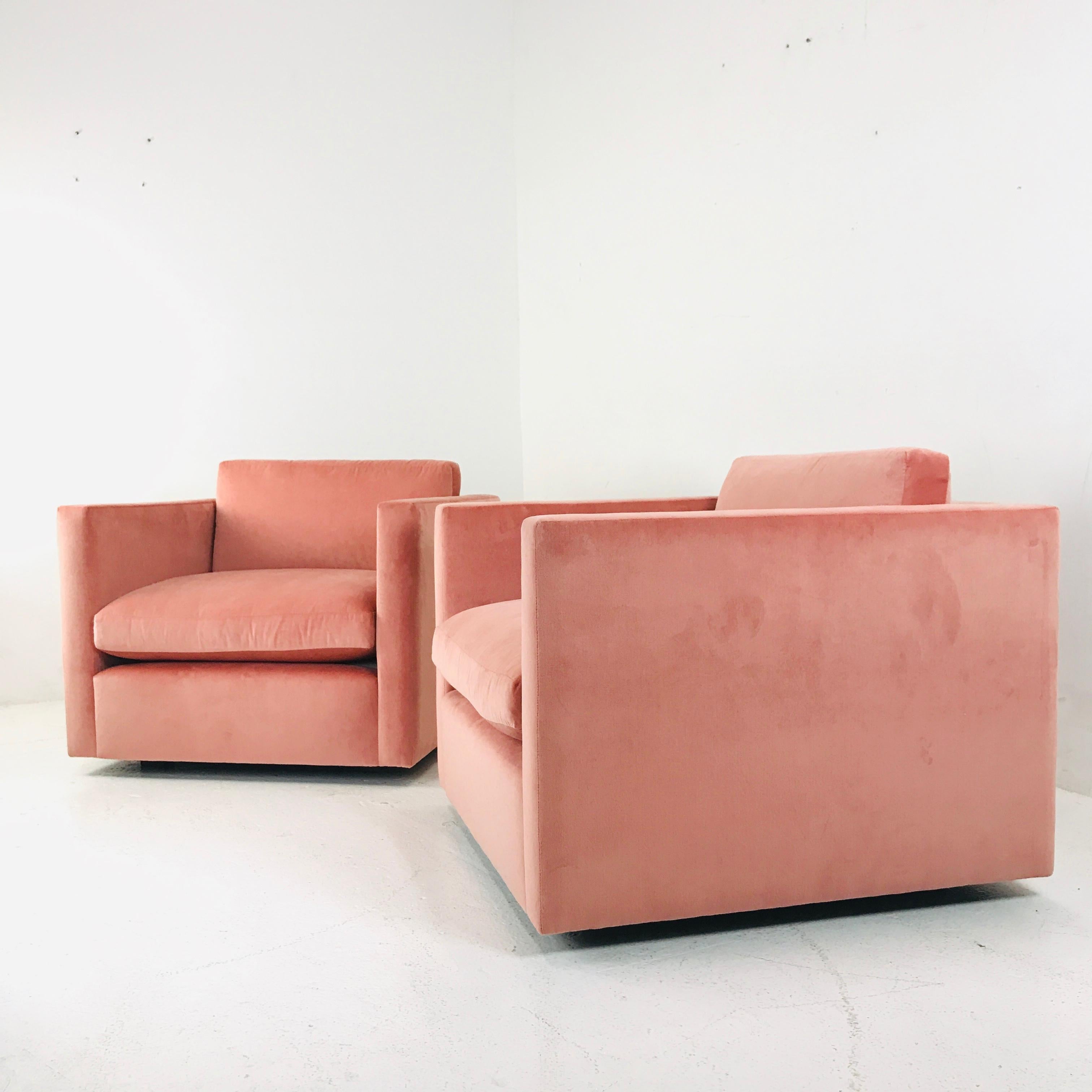 Pair of Classic Cube Chairs in the Style of Milo Baughman In Good Condition In Dallas, TX