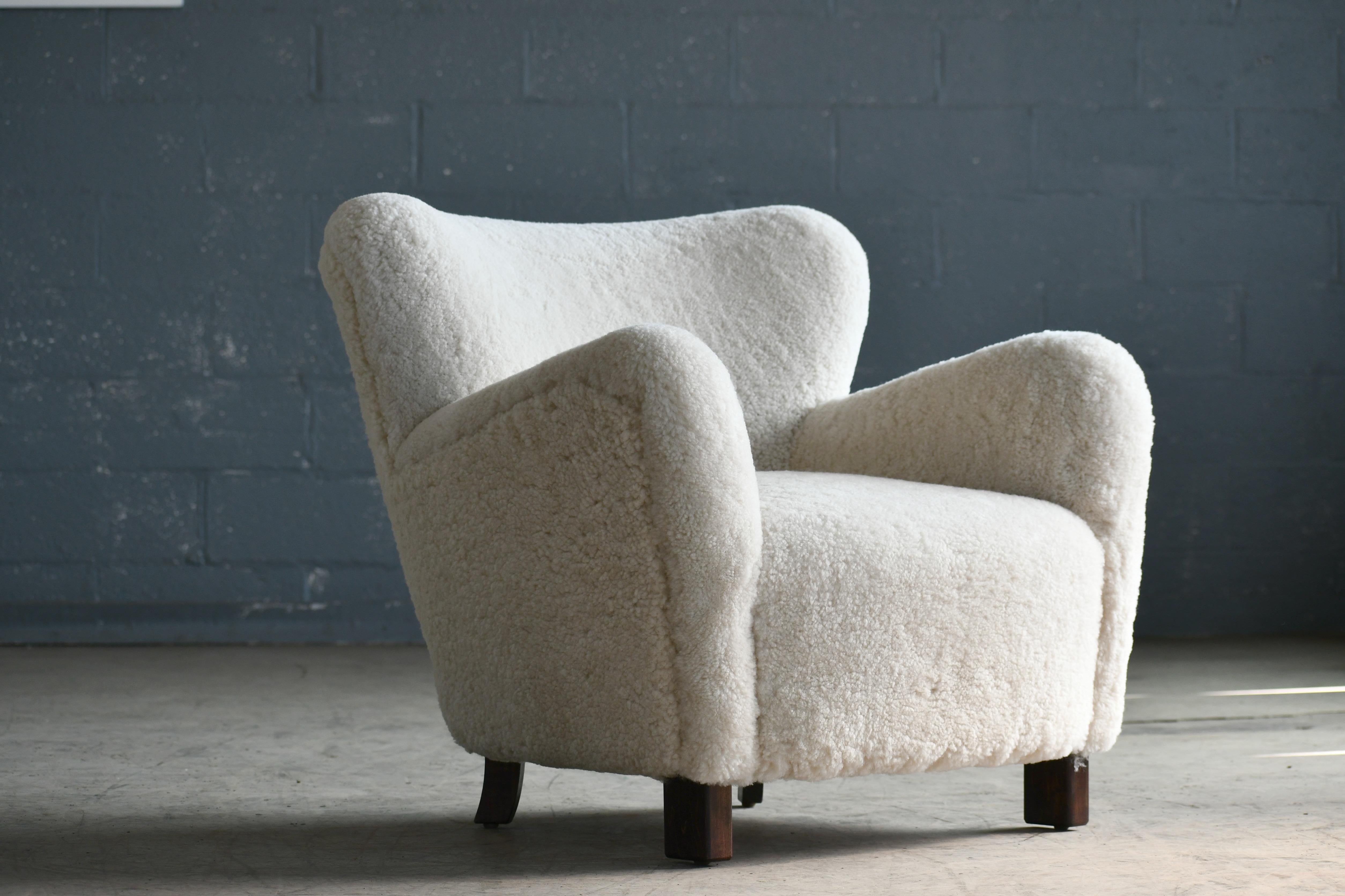 Pareja de sillones de salón o club clásicos estilo años 40 en shearling Piel de carnero en venta
