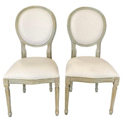 Paire de chaises d'appoint classiques françaises de style Louis XVI, "1 sur 3"