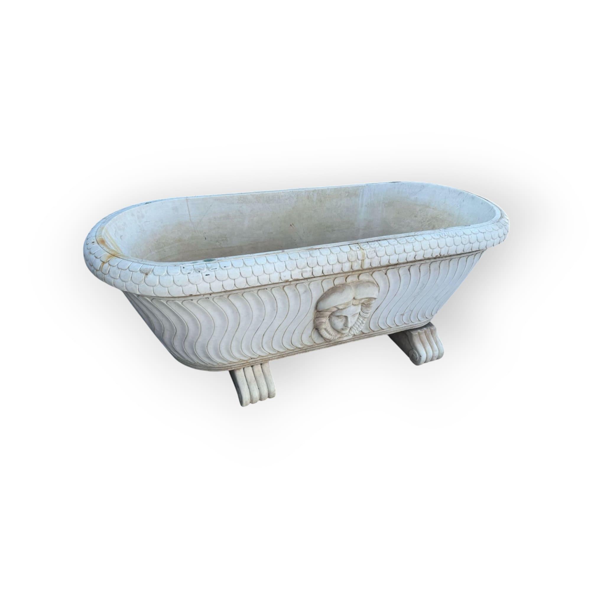 Coppia di vasche da bagno classiche in marmo italiano - XX secolo in vendita 9