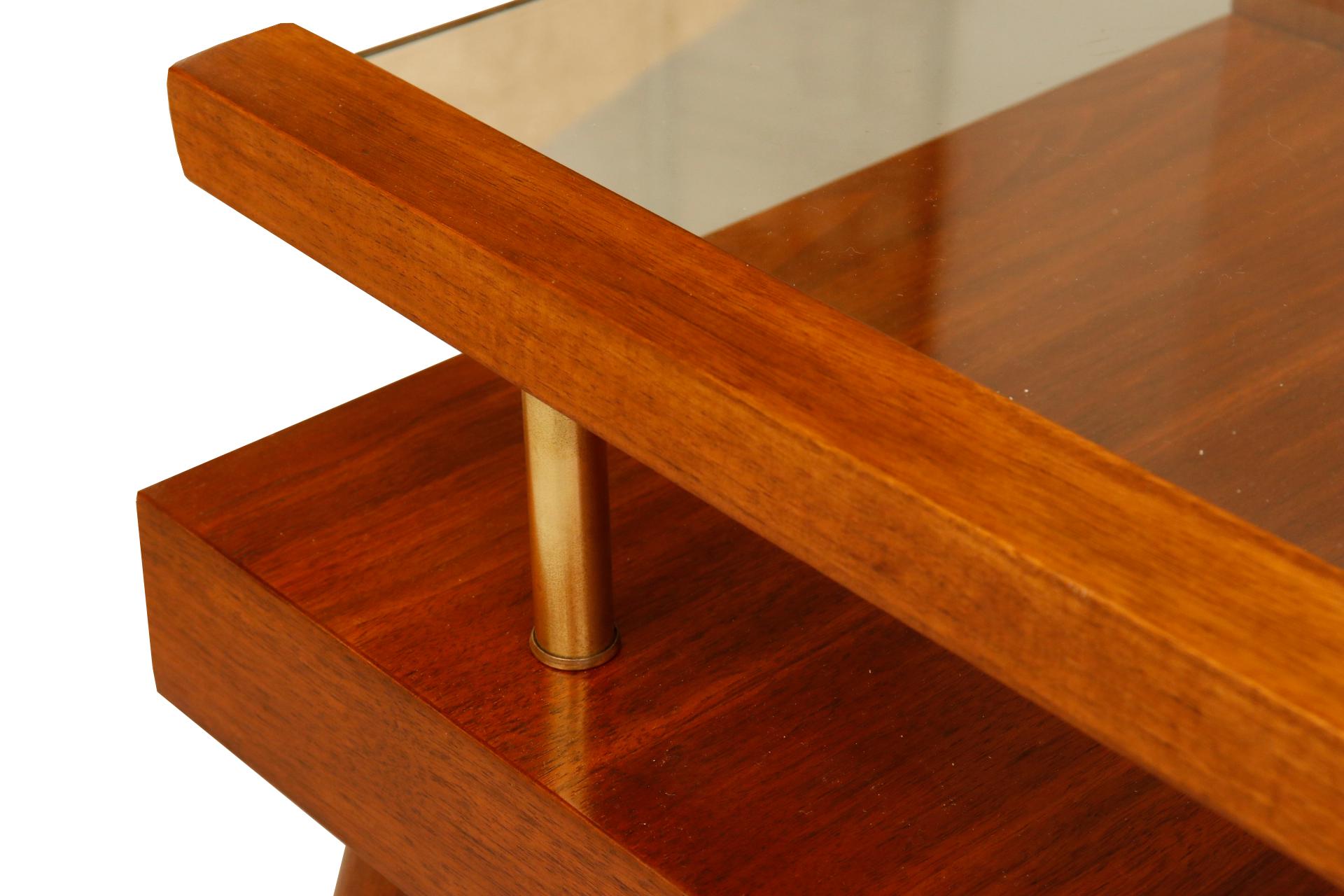 Hand-Crafted Pair of Classic Mid-Century End Tables For Sale