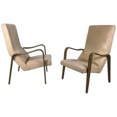 Pair of Classic Mid-Century Modern Bentwood Lounge Chairs by Thonet