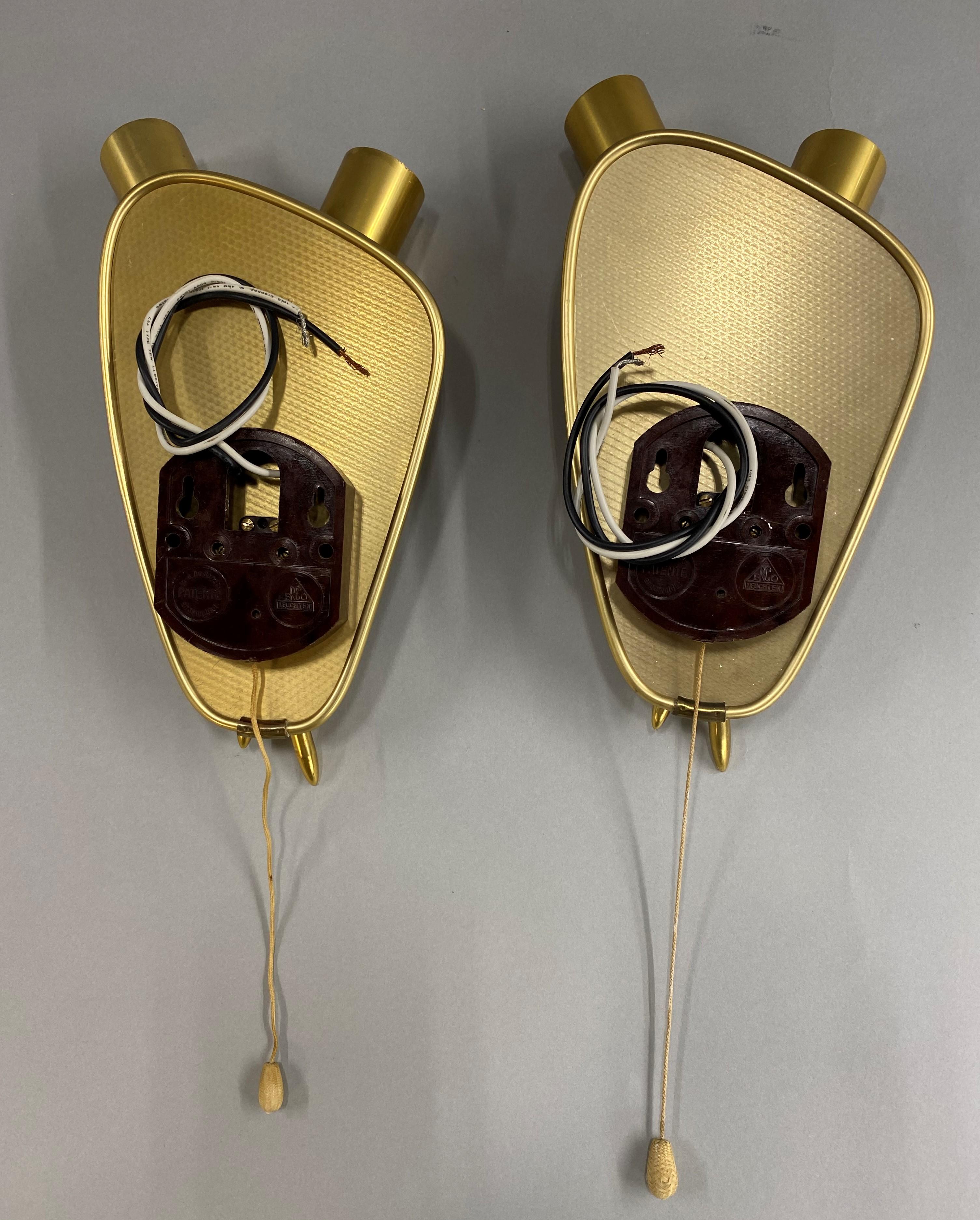Pair of Classic Mid-Century Modern Gilt Metal Tulip Form Two-Light Sconces In Good Condition In Milford, NH