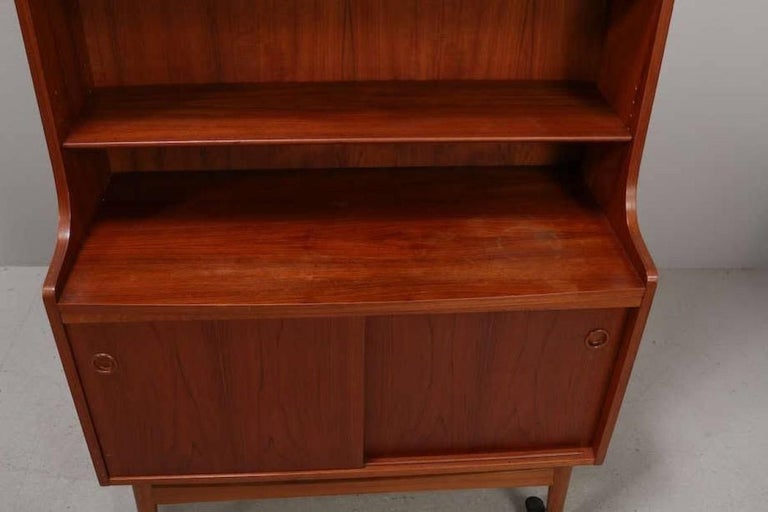 Pair of Classic Mid Century Teak Bookcases For Sale at 1stDibs