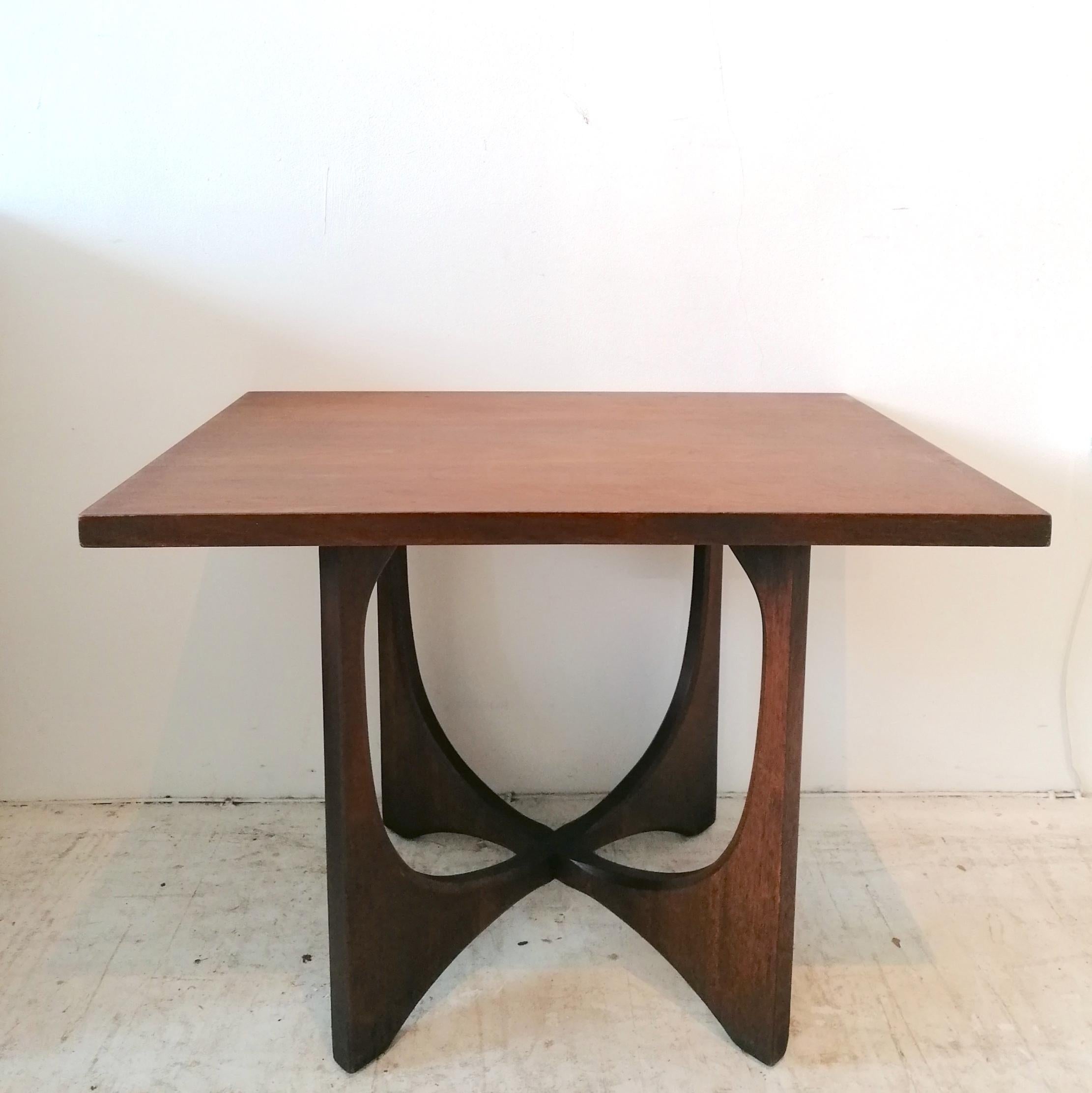 Pair of classic midcentury Broyhill Brasilia walnut side / end tables, USA 1960s 3