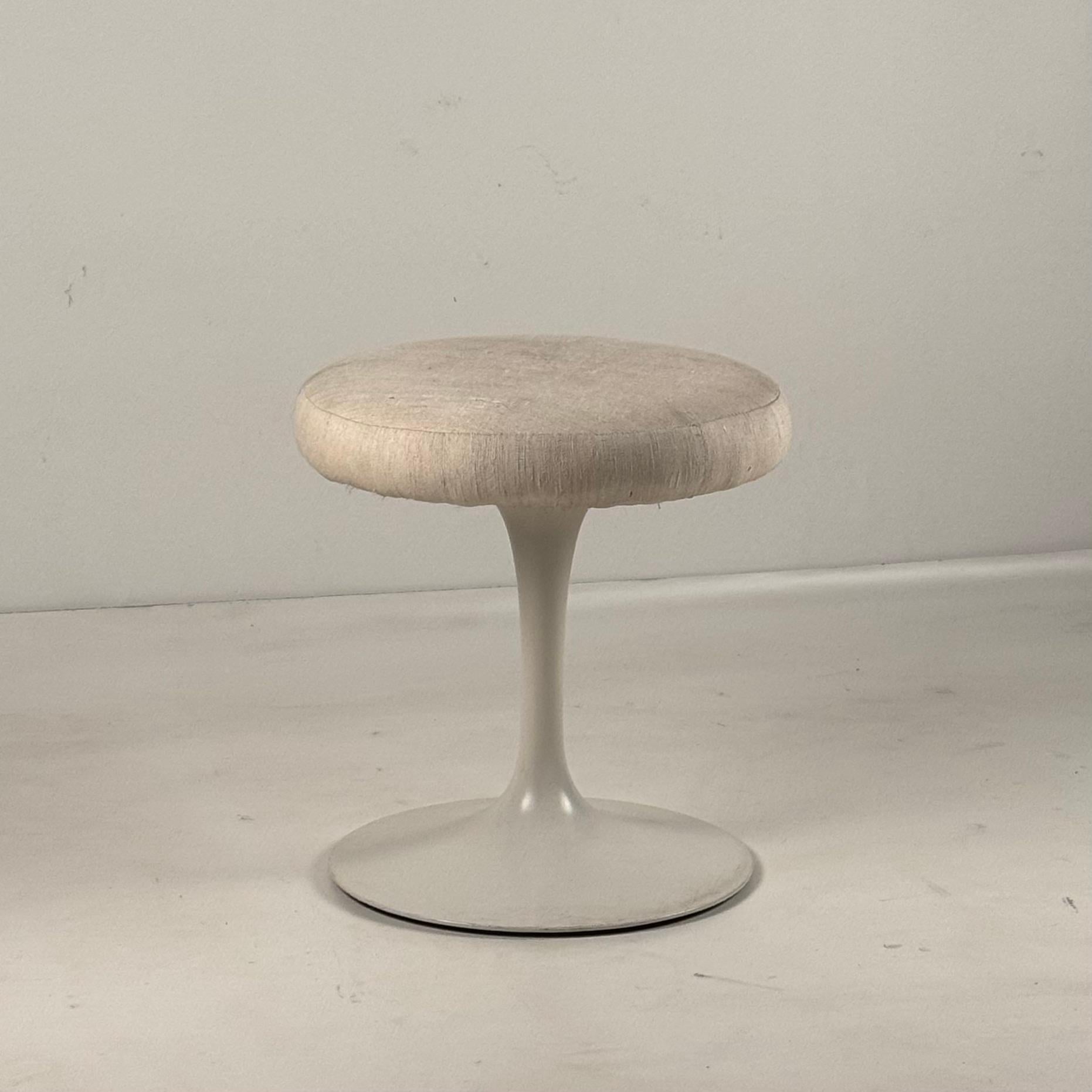 Pareja de taburetes clásicos originales Tulipán de Eero Saarinen para Knoll Moderno de mediados de siglo en venta