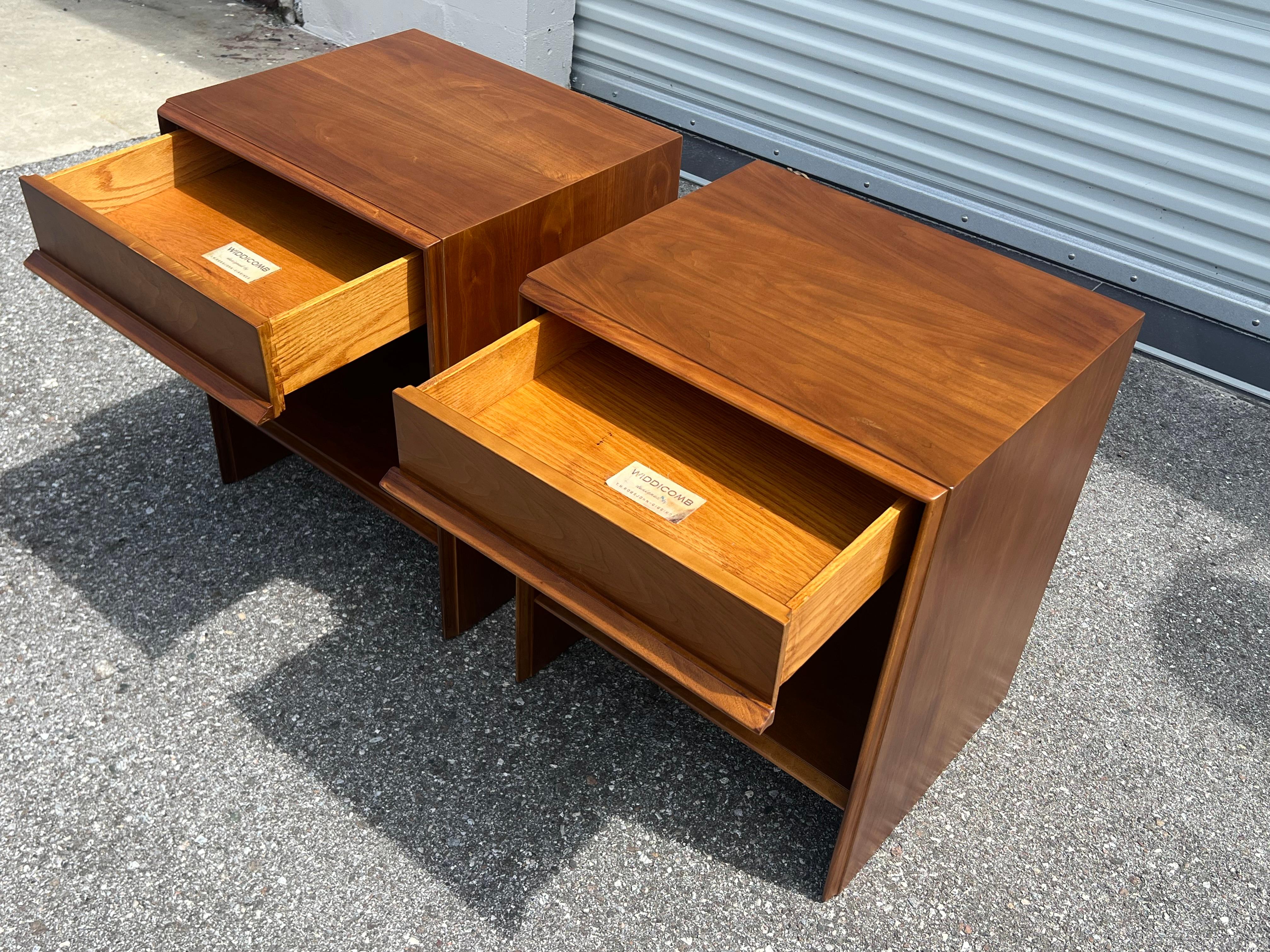 A Pair of Classic T.H. Robsjohn-Gibbings Nightstands In Walnut Ca' 1950's 3