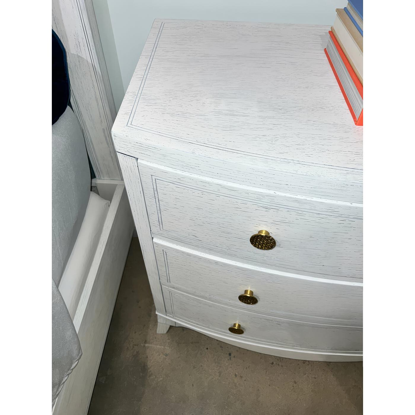 Pair of Classic White Bedside Chests In New Condition For Sale In Westwood, NJ