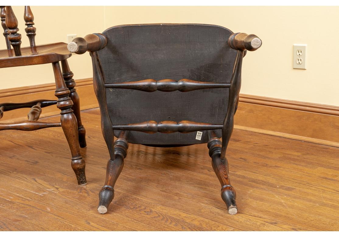 Pair Of Classic Windsor Oak Armchairs In Good Condition For Sale In Bridgeport, CT