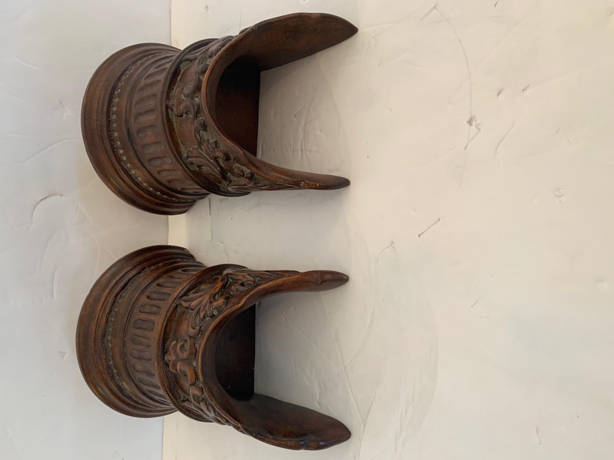 Mid-20th Century Pair of Classical Carved Wood Corinthian Column Motife Wall Brackets For Sale