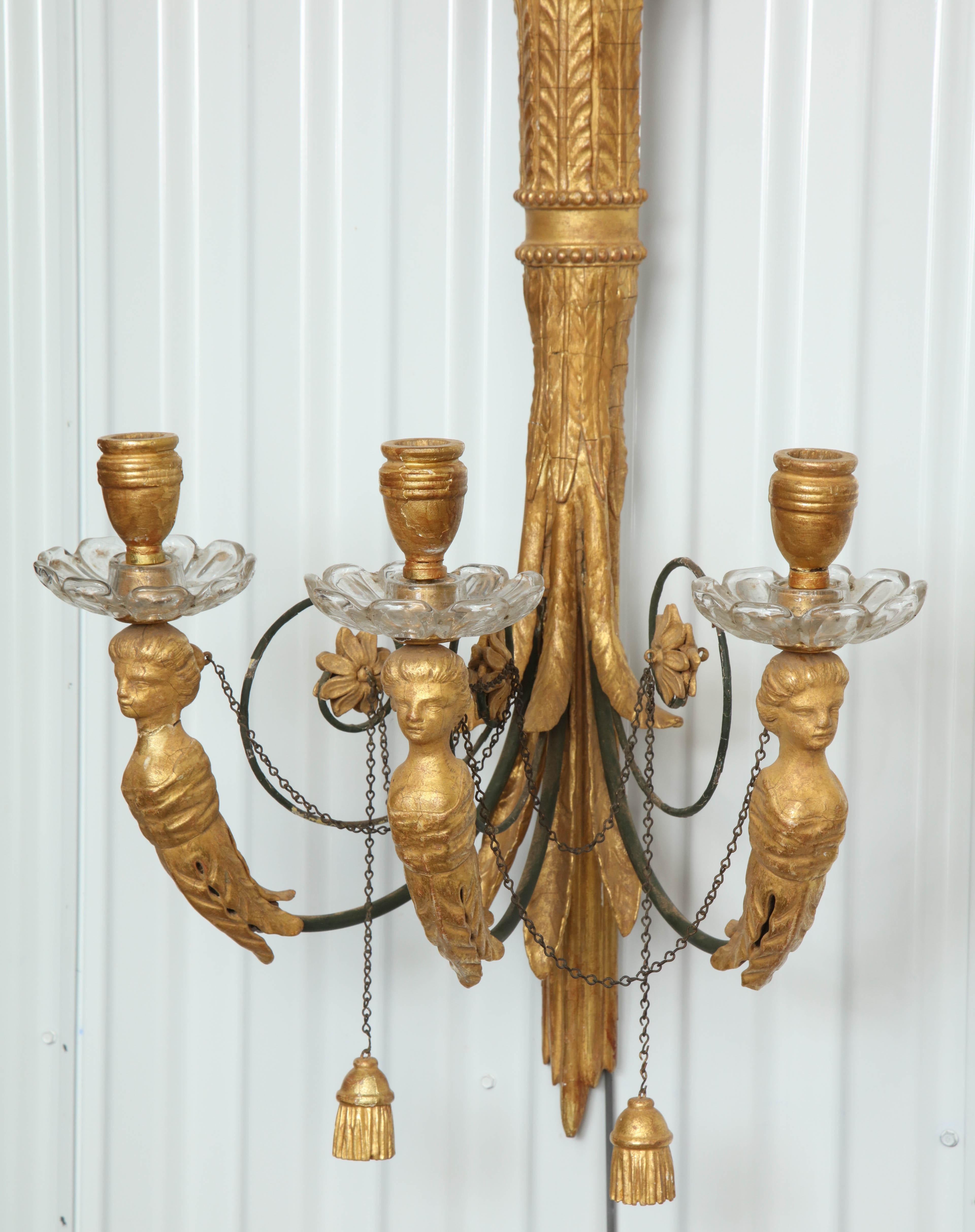 19th Century Pair of Classical Giltwood Wall Lights