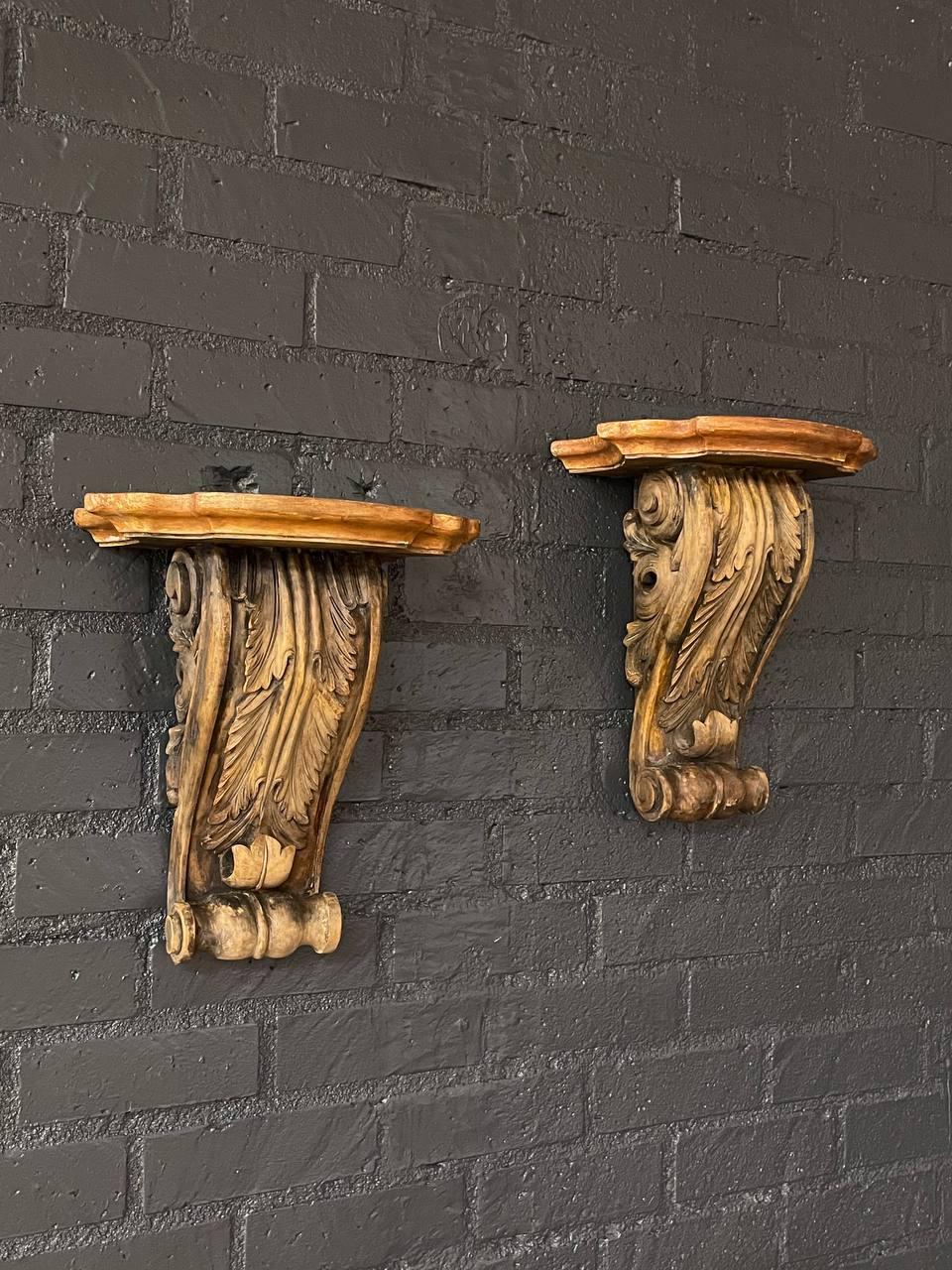 Condit : Condition Vintage Originale 

MATERIAL : Bois sculpté
Style : Italien classique 