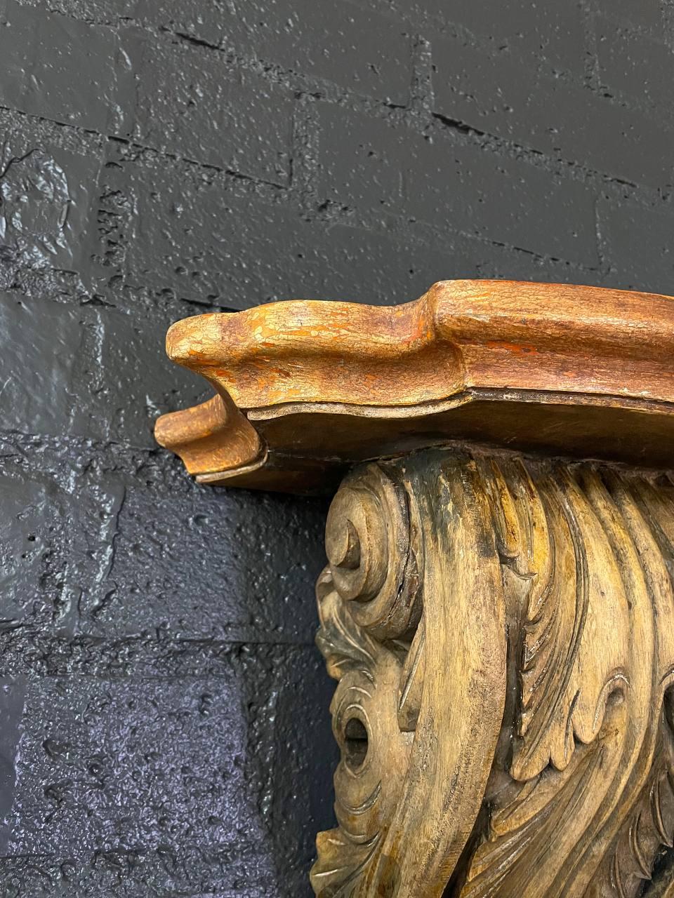 Paire de supports muraux classiques italiens en bois peint et sculpté en vente 2