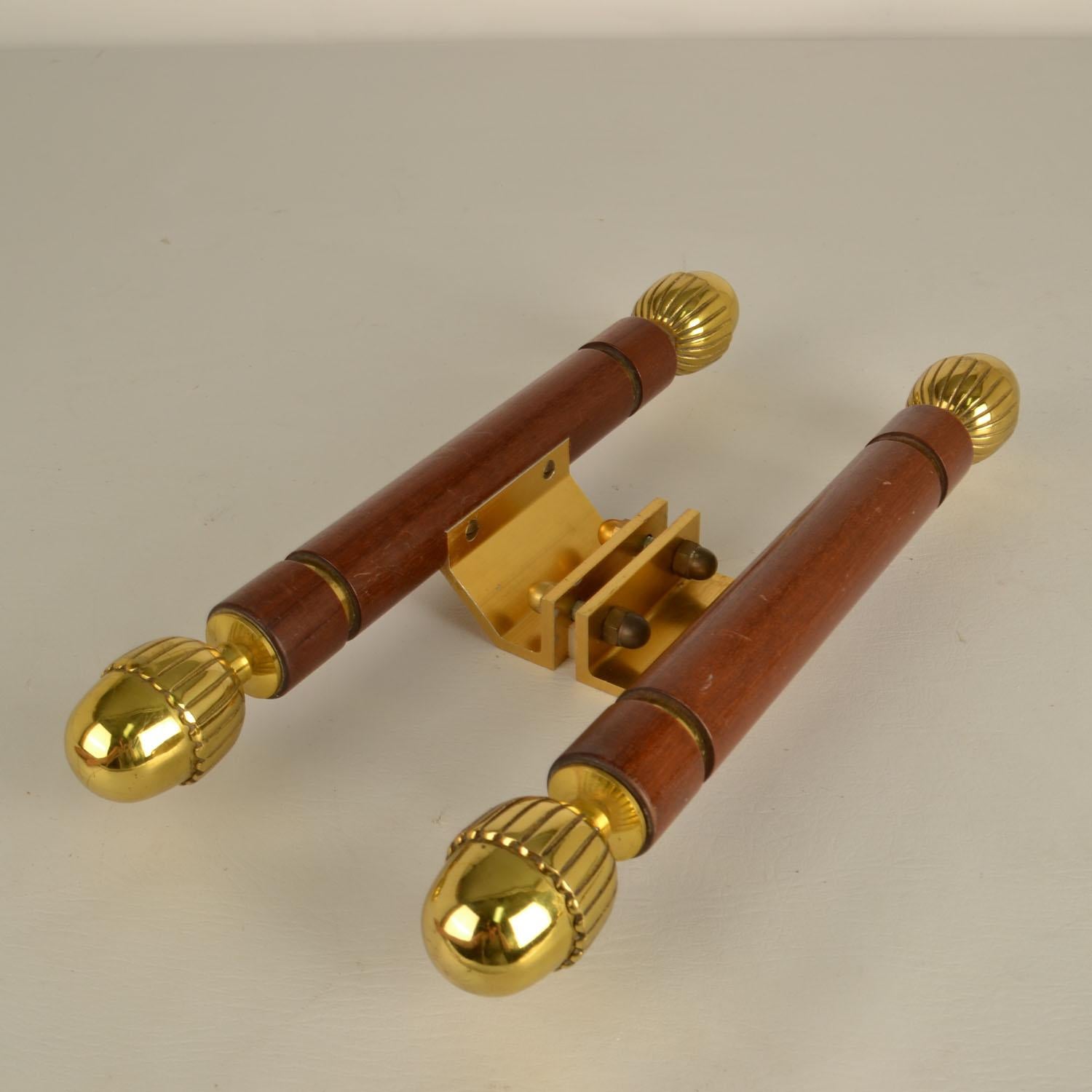Pair of Classical Push Pull Door Handles in Bronze and Wood For Sale 2