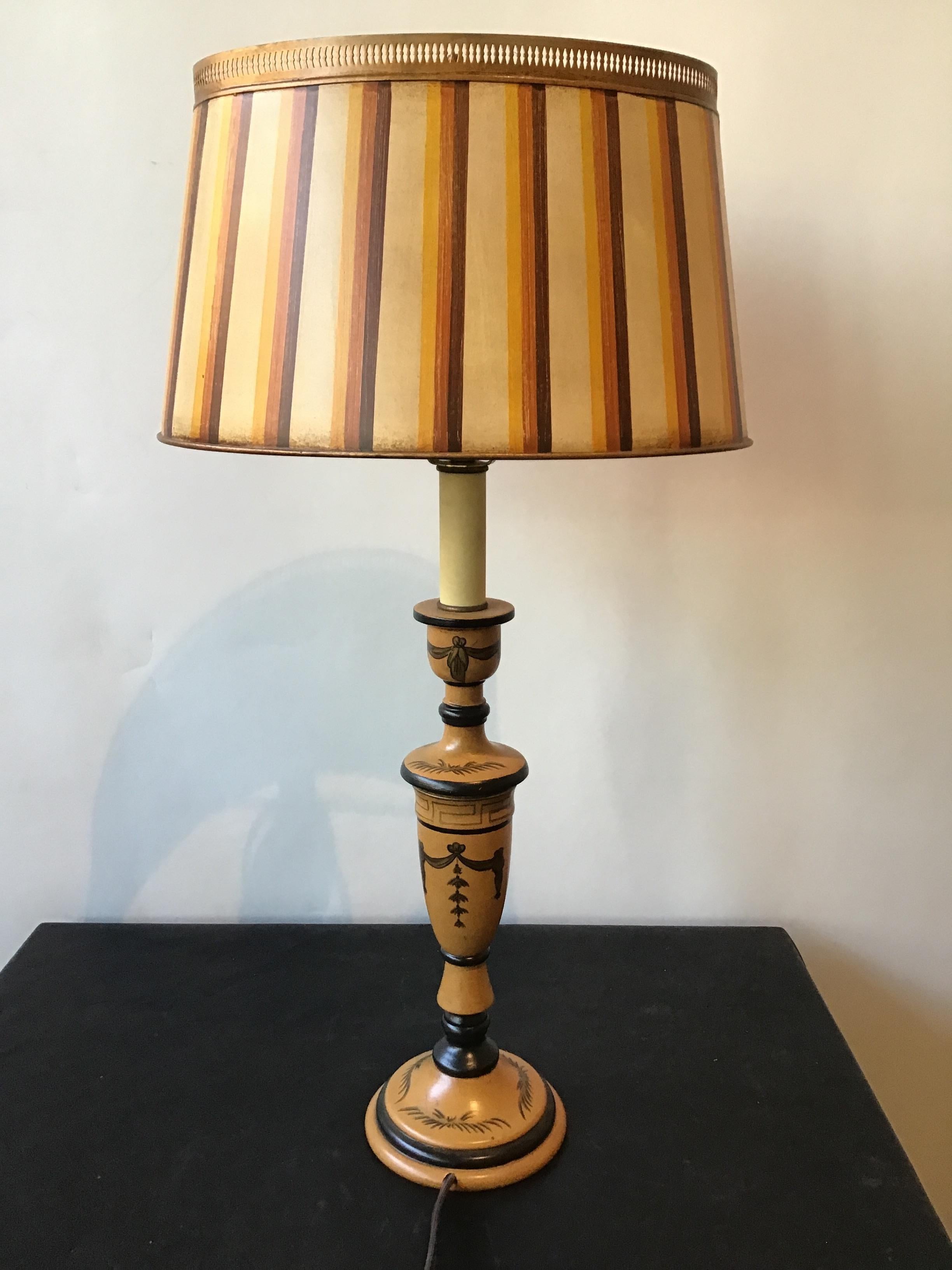 Metal Pair of Classical Tole Lamps