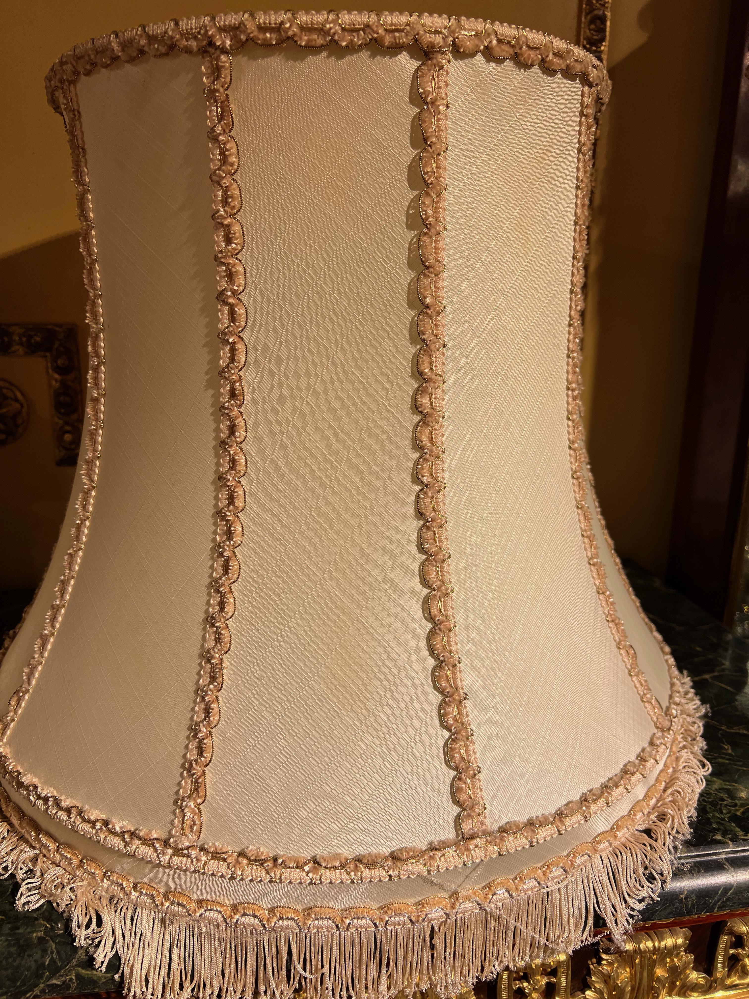 Ein Paar Tischlampen aus Alabaster-Marmor im Klassizismus im Angebot 5
