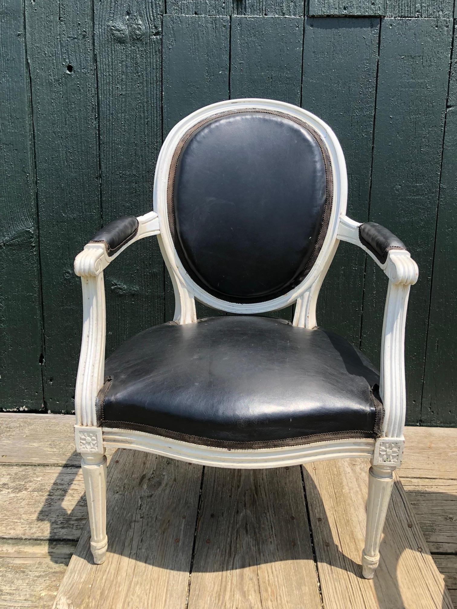Pair of Classy Black Leather and White Painted Louis XVI Fauteuils Armchairs 5