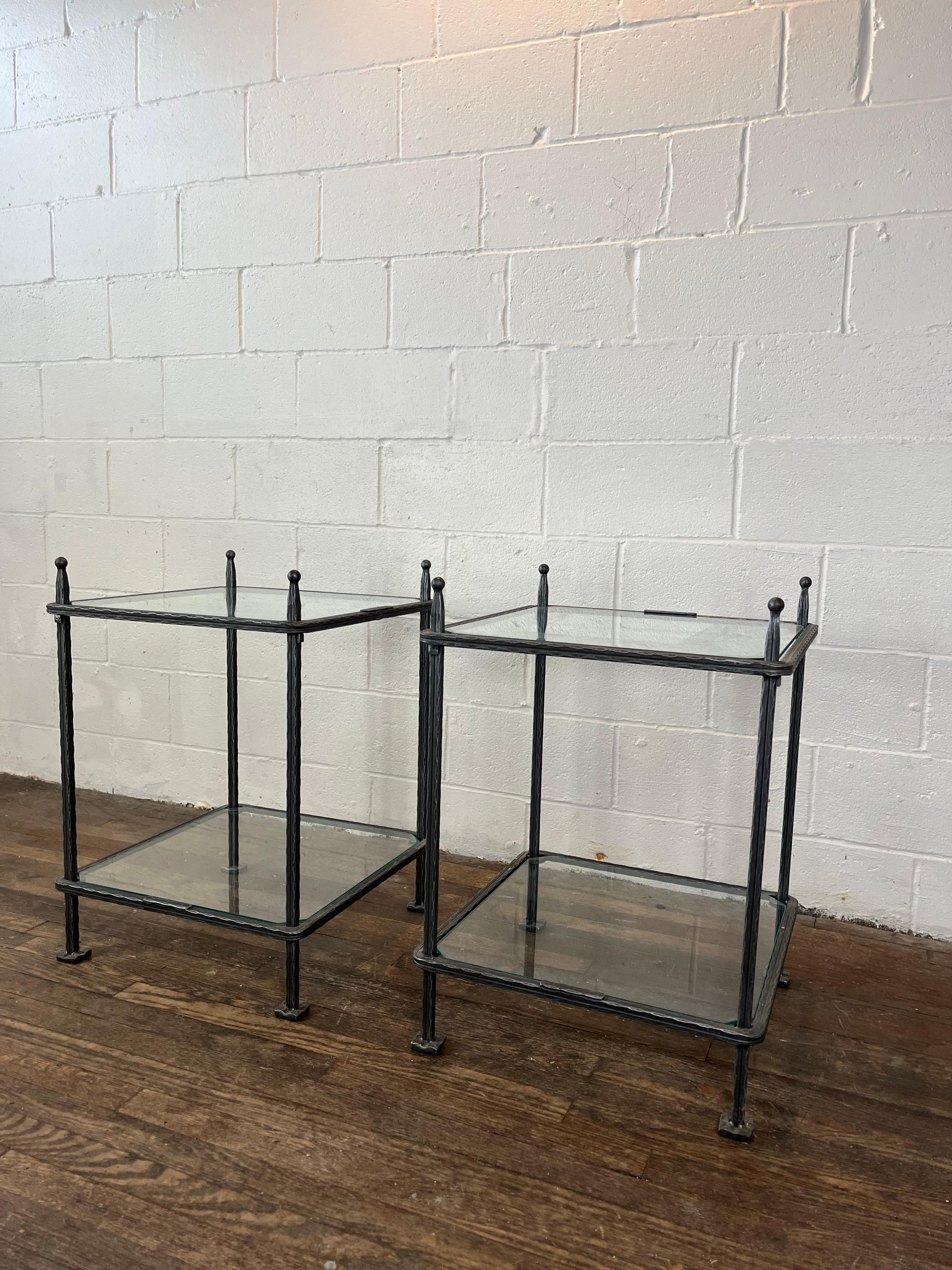 Paire de tables d'appoint en fer Claudio Rayes Bon état - En vente à W Allenhurst, NJ