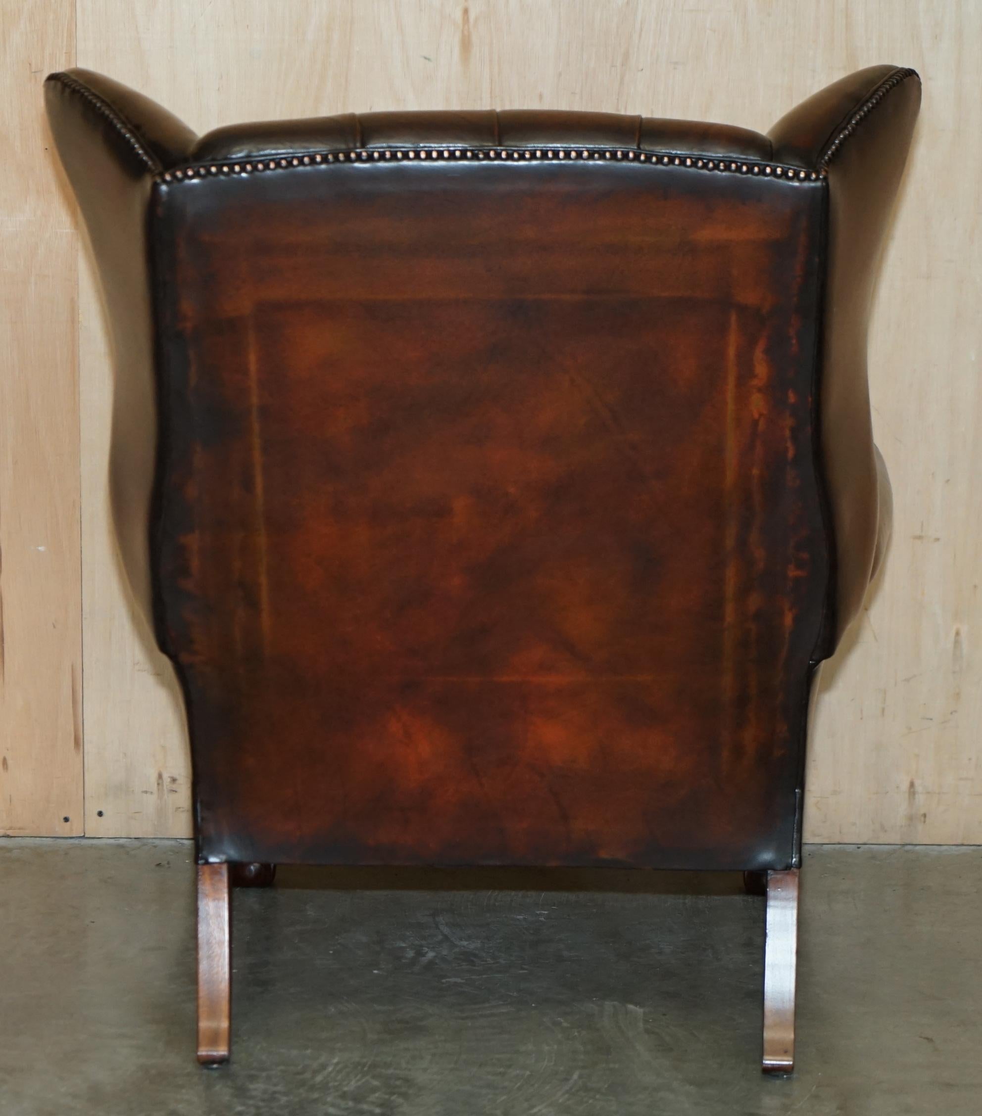 PAIR OF CLAW & BALL FEET CHESTERFIELD TUFTED BROWN LEATHER WINGBACK ARMCHAIRs For Sale 6