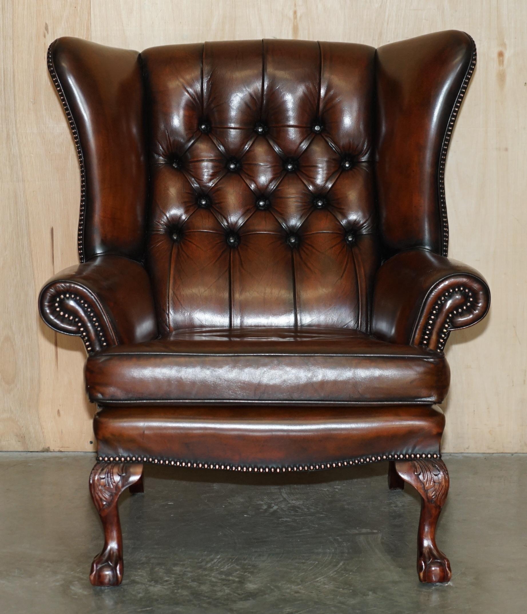 PAIR OF CLAW & BALL FEET CHESTERFIELD TUFTED BROWN LEATHER WINGBACK ARMCHAIRs For Sale 8