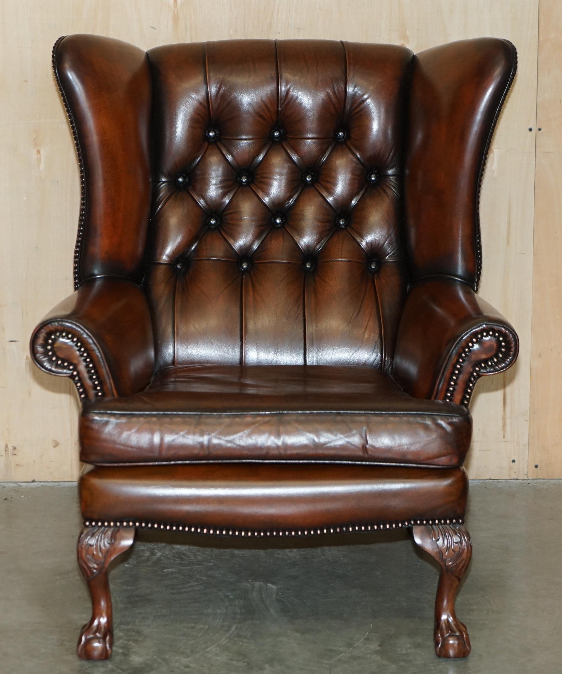 Victorian PAIR OF CLAW & BALL FEET CHESTERFIELD TUFTED BROWN LEATHER WINGBACK ARMCHAIRs For Sale