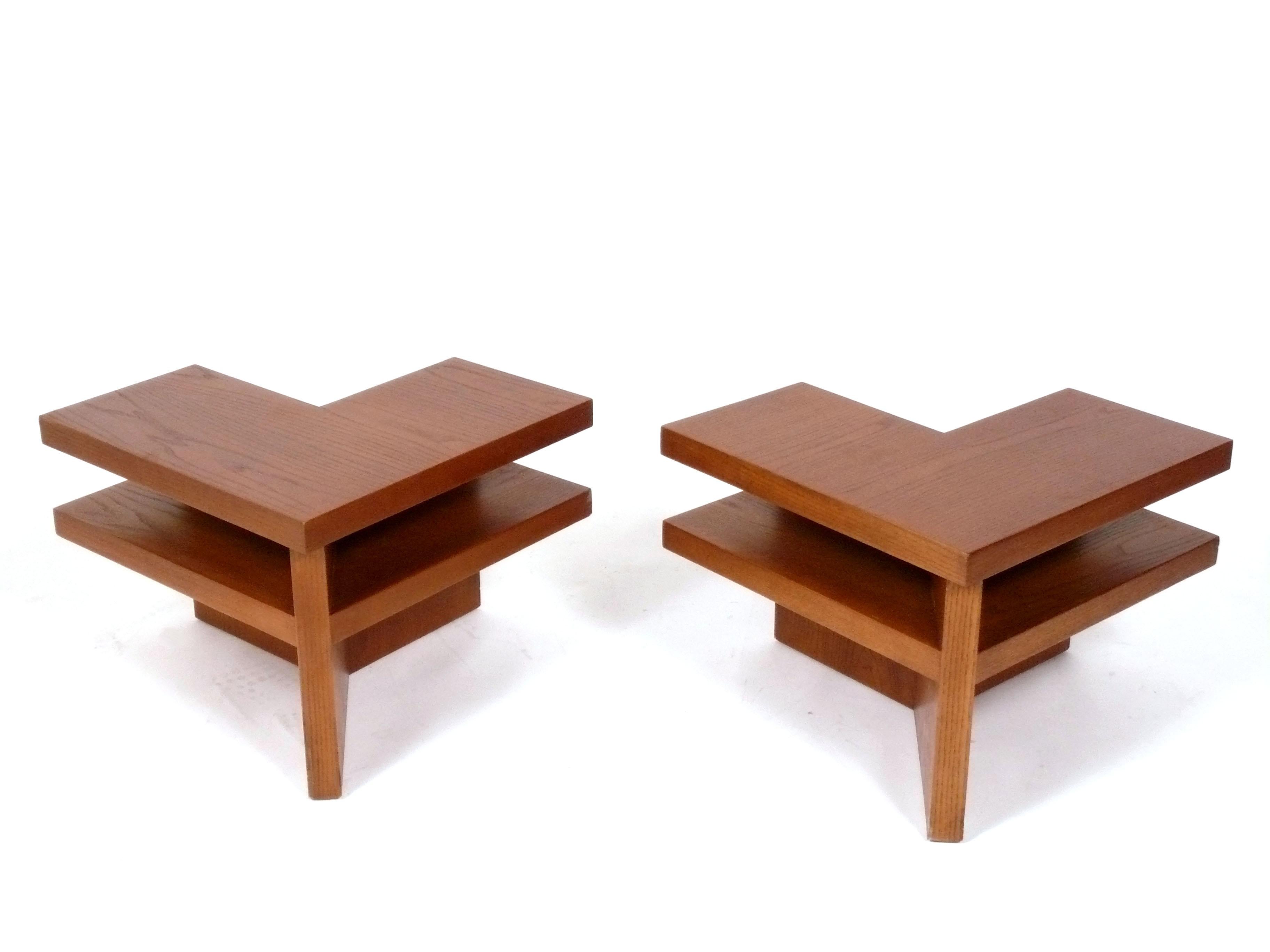 Mid-Century Modern Pair of Clean Lined L Shaped Oak End Tables or Coffee Table For Sale