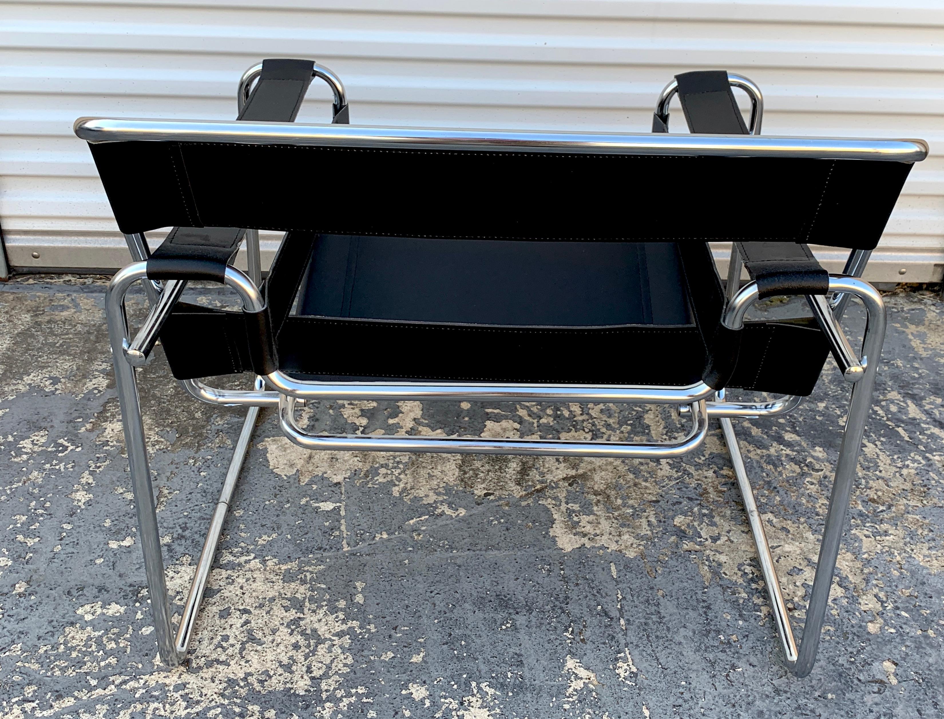 20th Century Pair of Clean Vintage Black Leather and Chrome B-3 Wassily Chairs