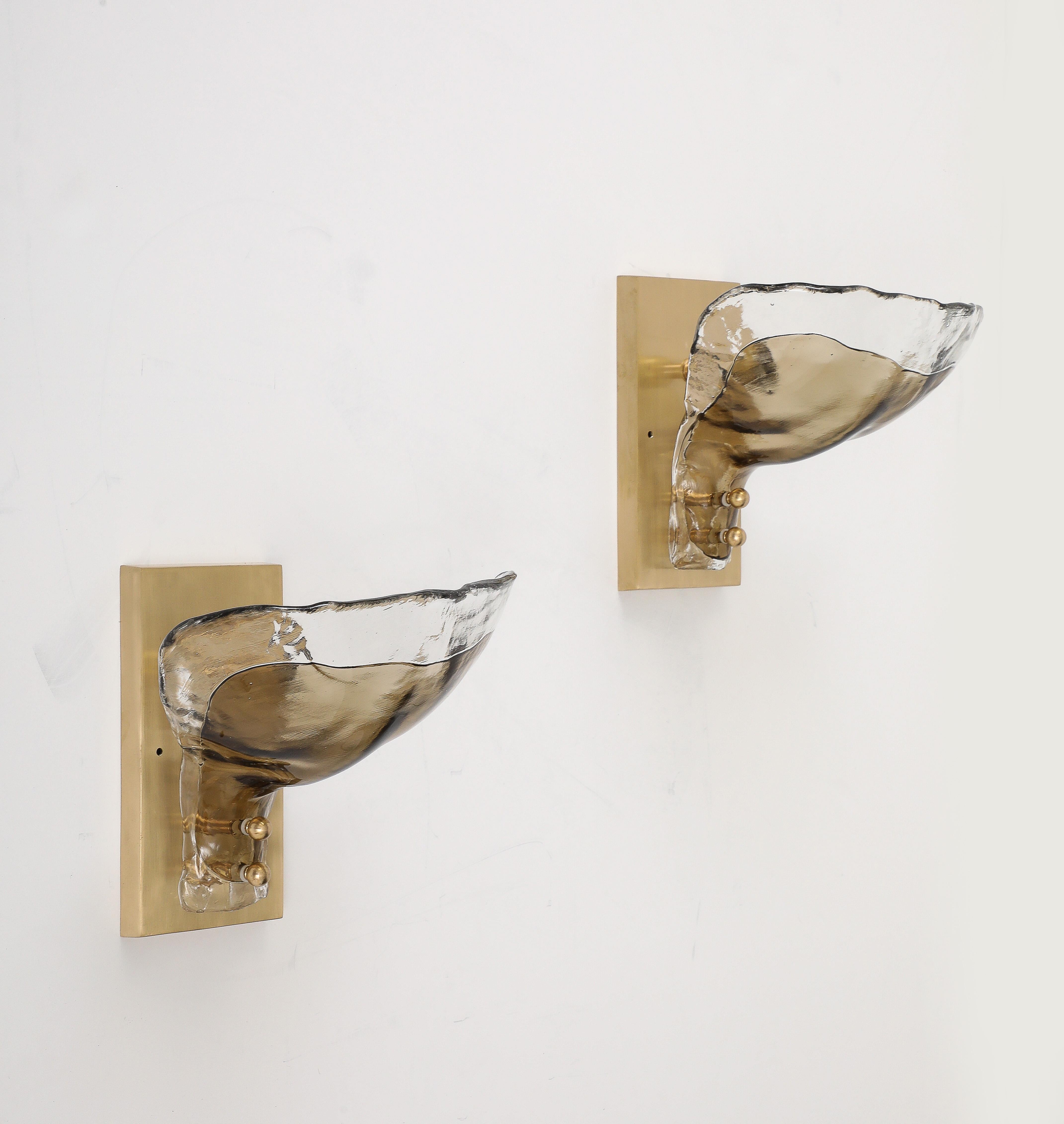 Mid-Century moderno Coppia di lampade in vetro di Murano trasparente e tabacco di Mazzega Murano (due coppie disponibili) in vendita