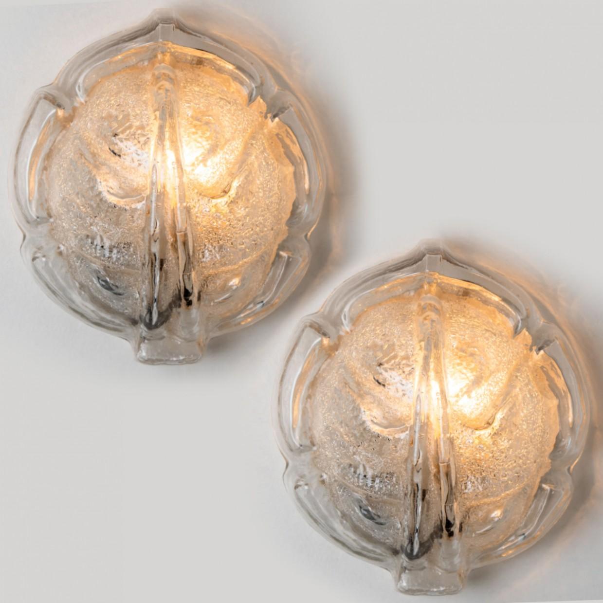 Italian Pair of Clear Glass Leaf Wall Sconces/Lights, 1970 For Sale