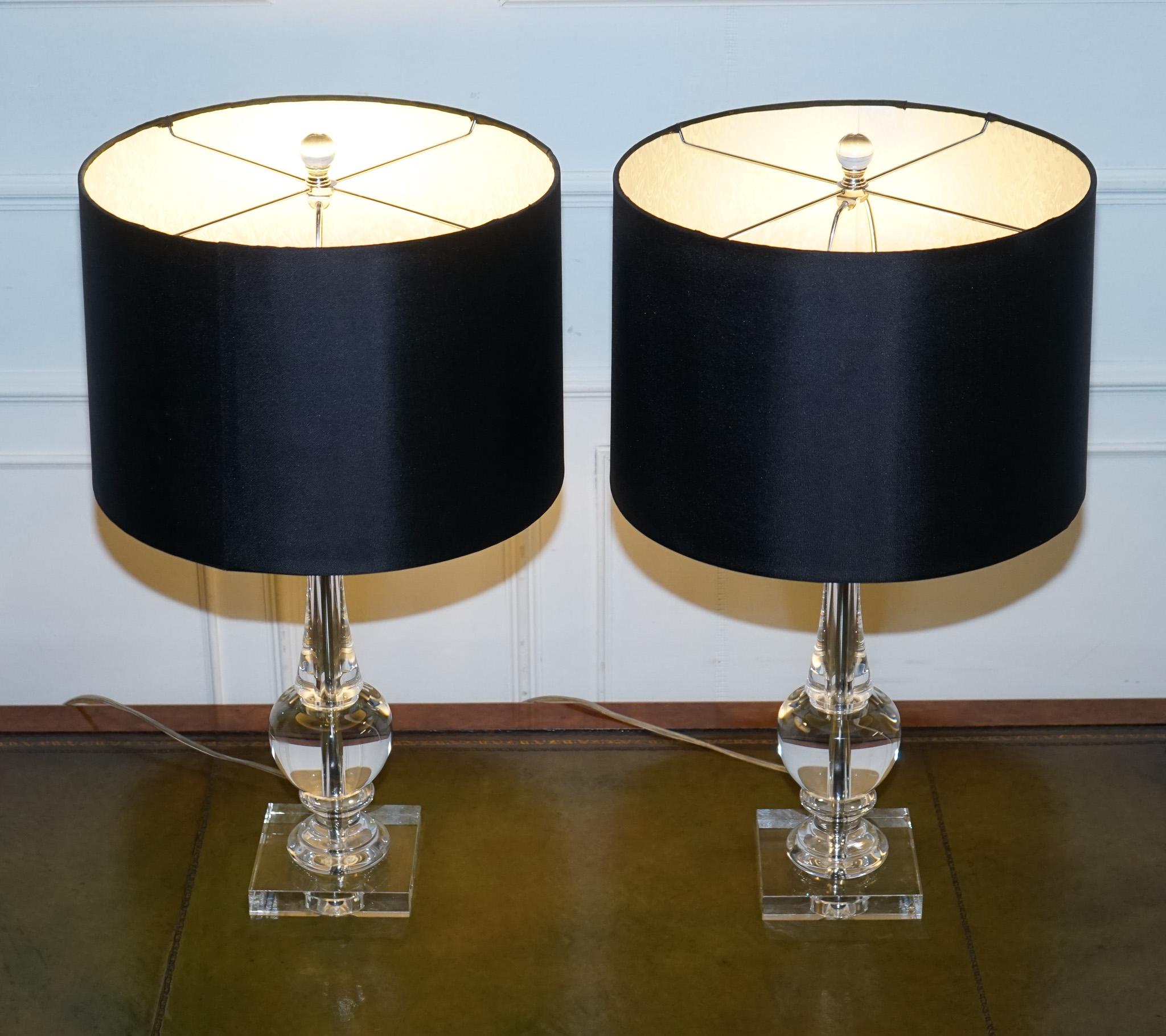 Paire de plafonniers de table en verre transparent à nuances noires Bon état - En vente à Pulborough, GB