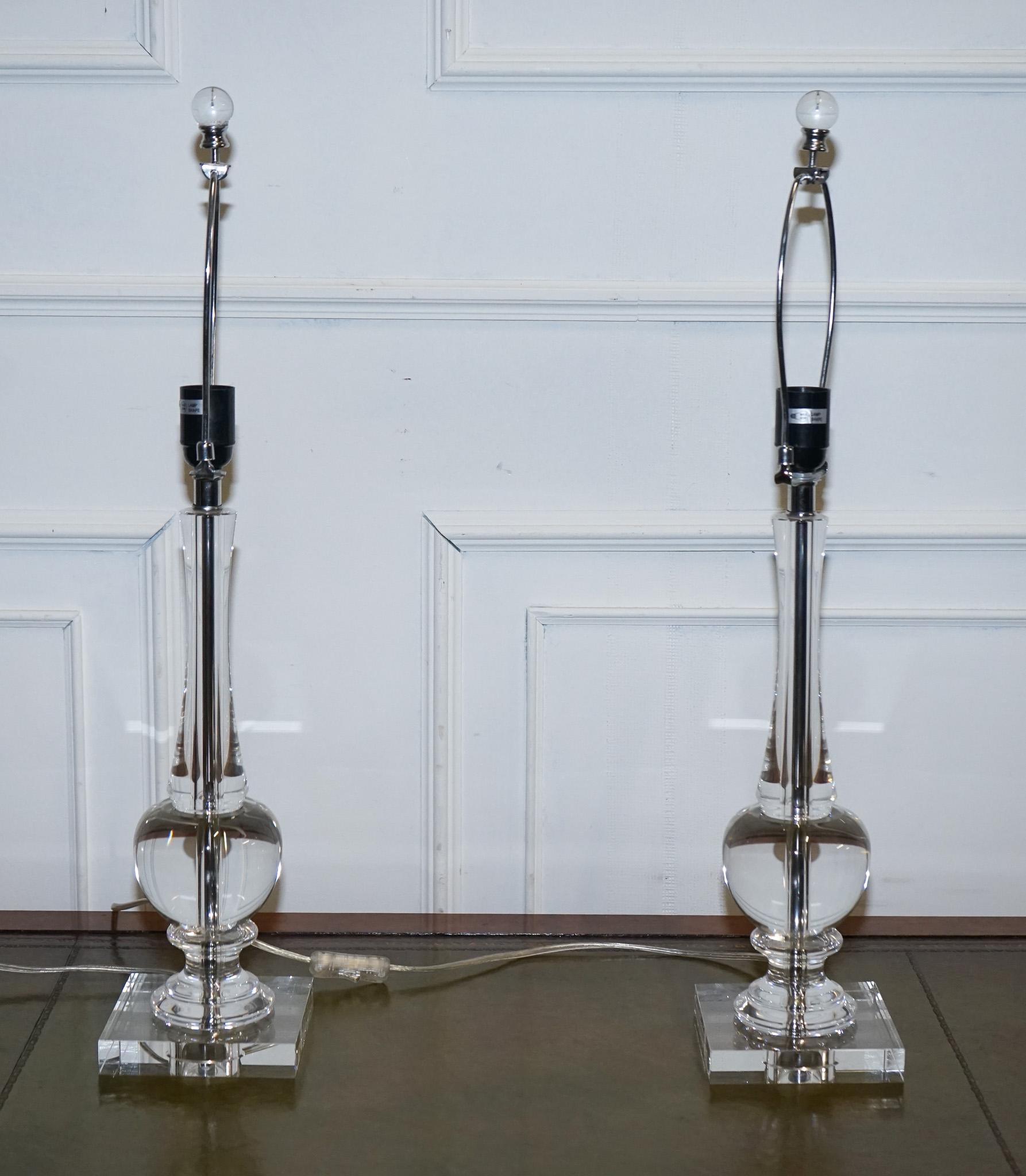 Paire de plafonniers de table en verre transparent à nuances noires en vente 2