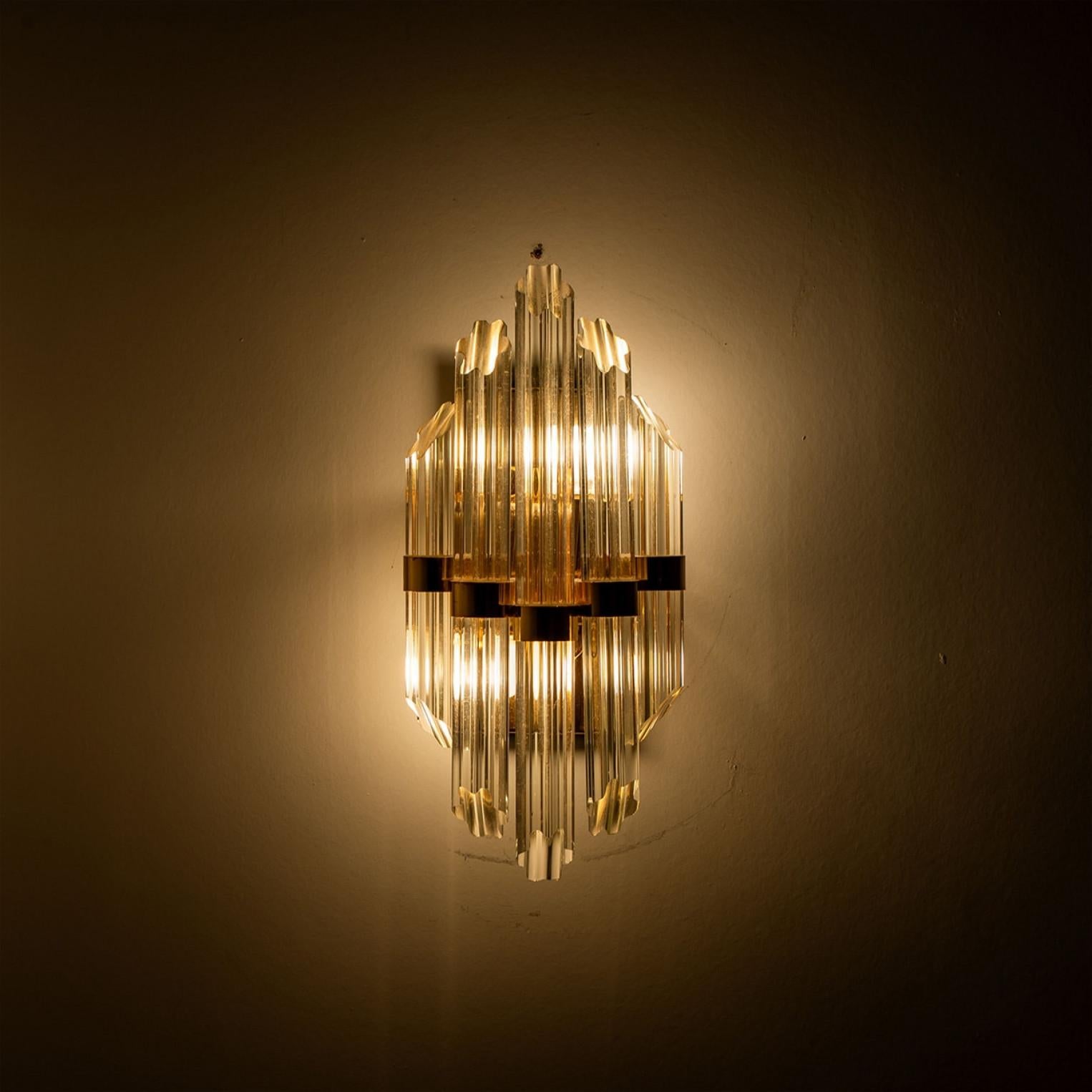 Paire d'appliques en verre doré transparent de style Venini, Italie 1970 Bon état - En vente à Rijssen, NL