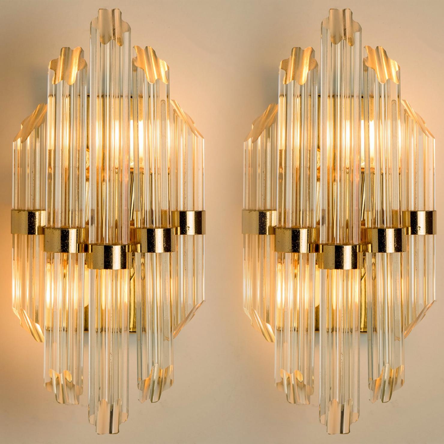Paire d'appliques en verre doré transparent de style Venini, Italie 1970 en vente 1