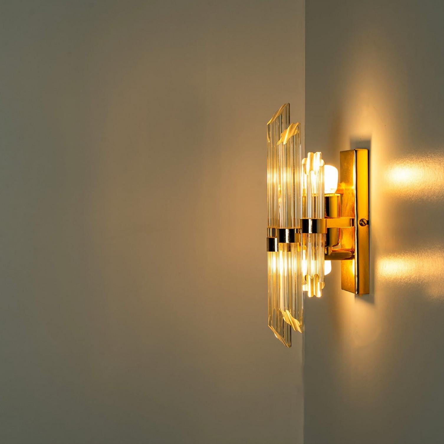 Italiano Coppia di lampade in vetro dorato trasparente nello stile di Venini, Italia 2000 in vendita