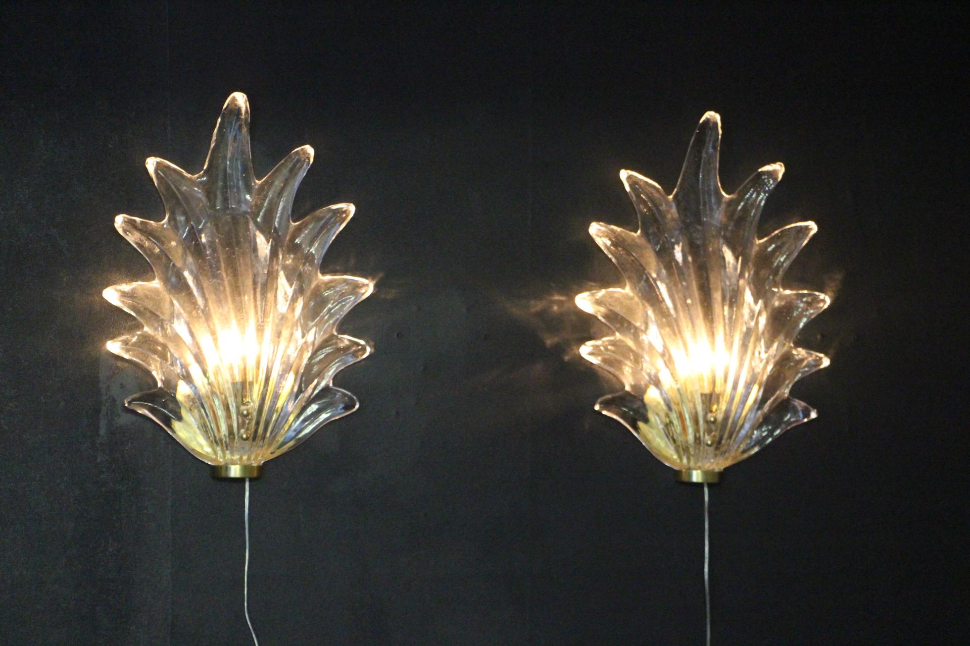 Pair of Clear Murano Glass Leaf and Brass Sconces in Barovier Style For Sale 7