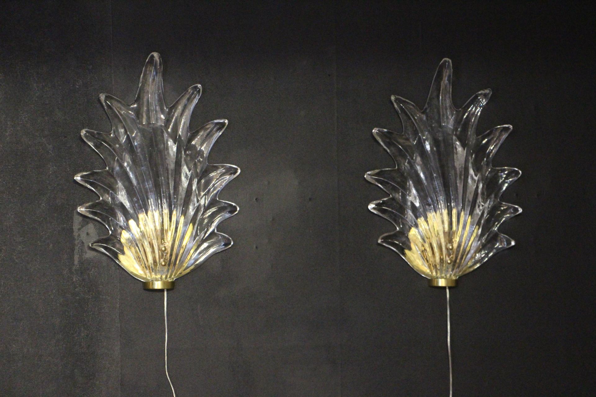 Pair of Clear Murano Glass Leaf and Brass Sconces in Barovier Style For Sale 8