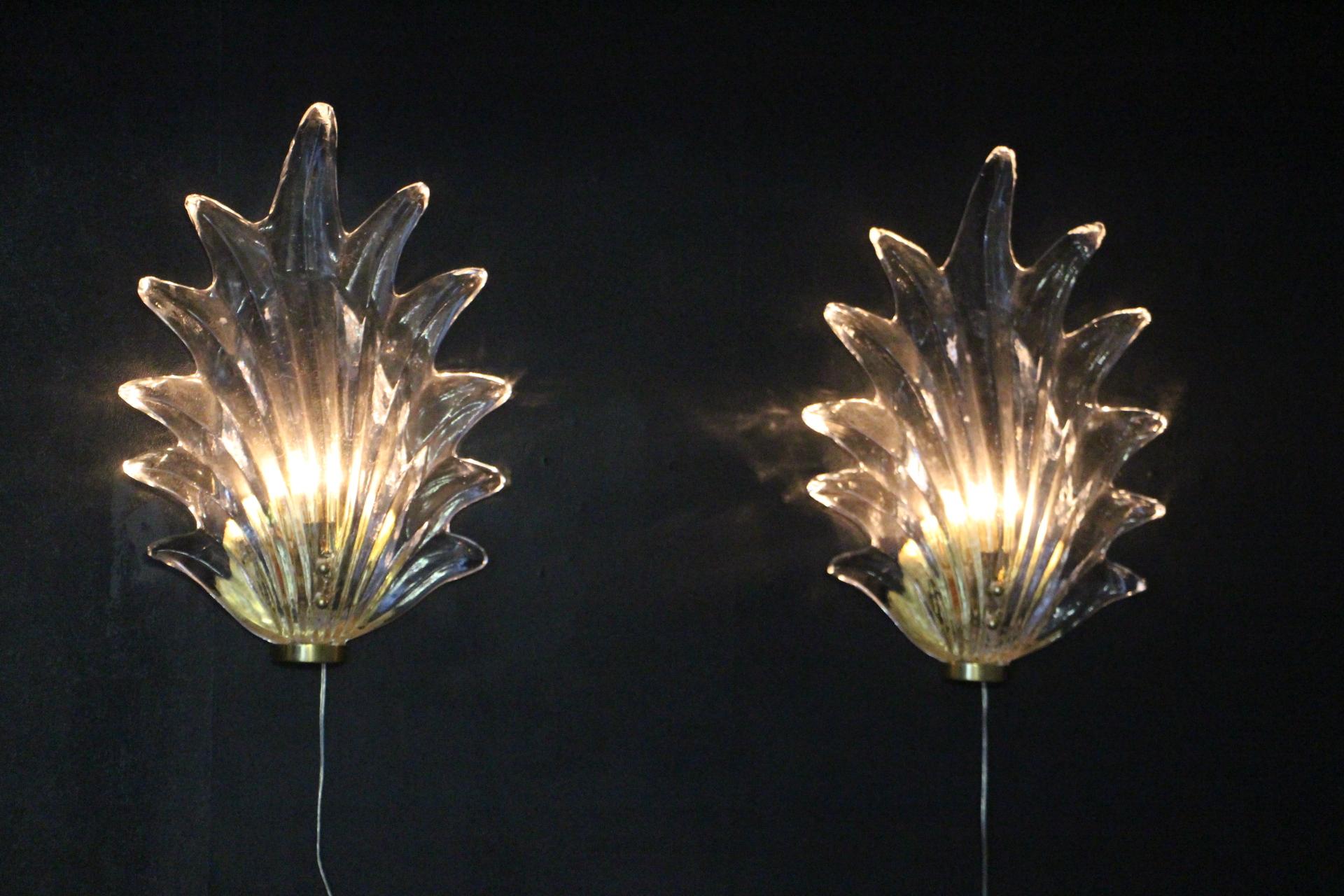 Pair of Clear Murano Glass Leaf and Brass Sconces in Barovier Style For Sale 4