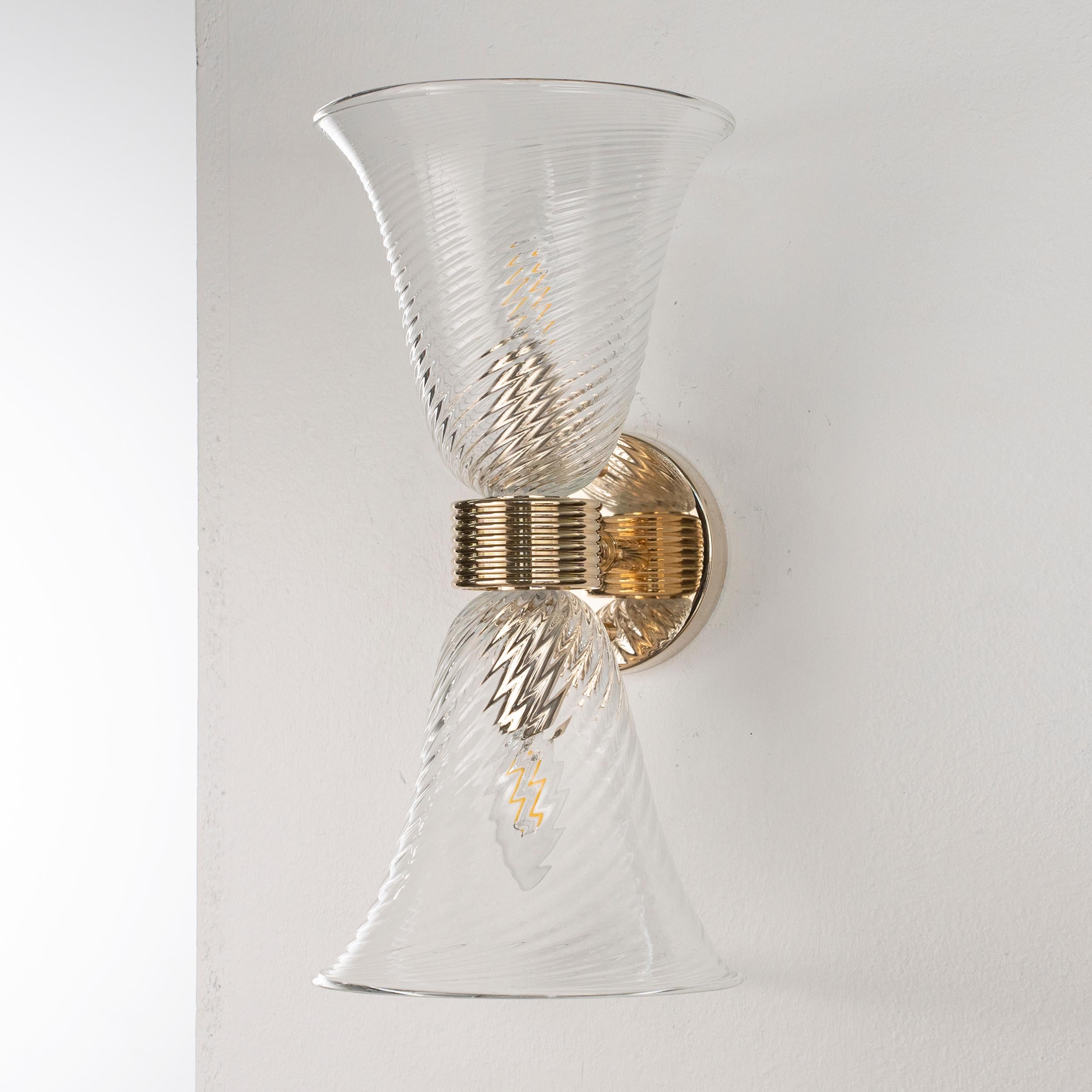 Coppia di lampade in vetro di Murano trasparente con cornice in oro lucido, Made in Italy, in stock In condizioni ottime in vendita a Venezia, IT