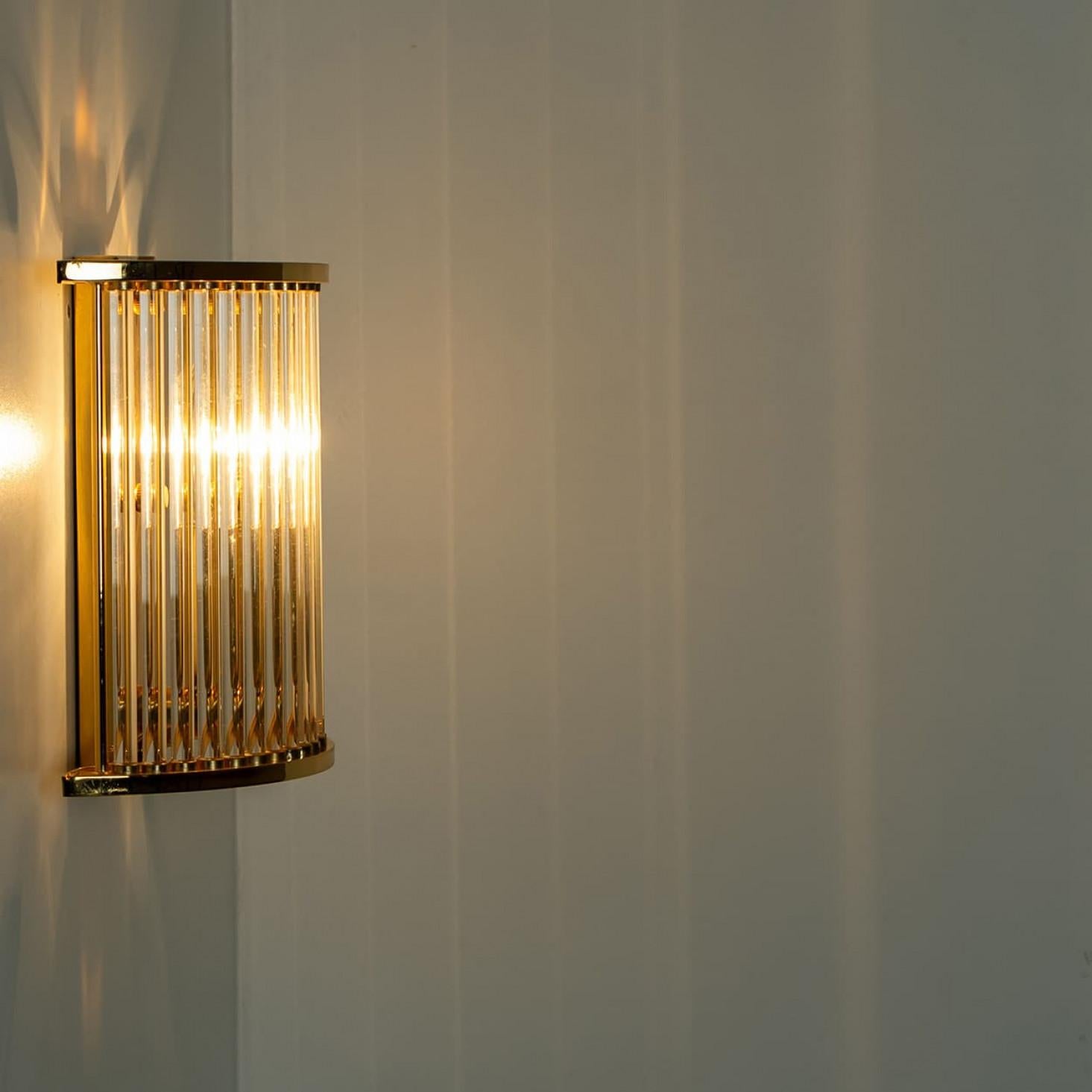 Pair of Clear Ridged Gold Glass Sconces in the style of Venini, Italy 1970 For Sale 3
