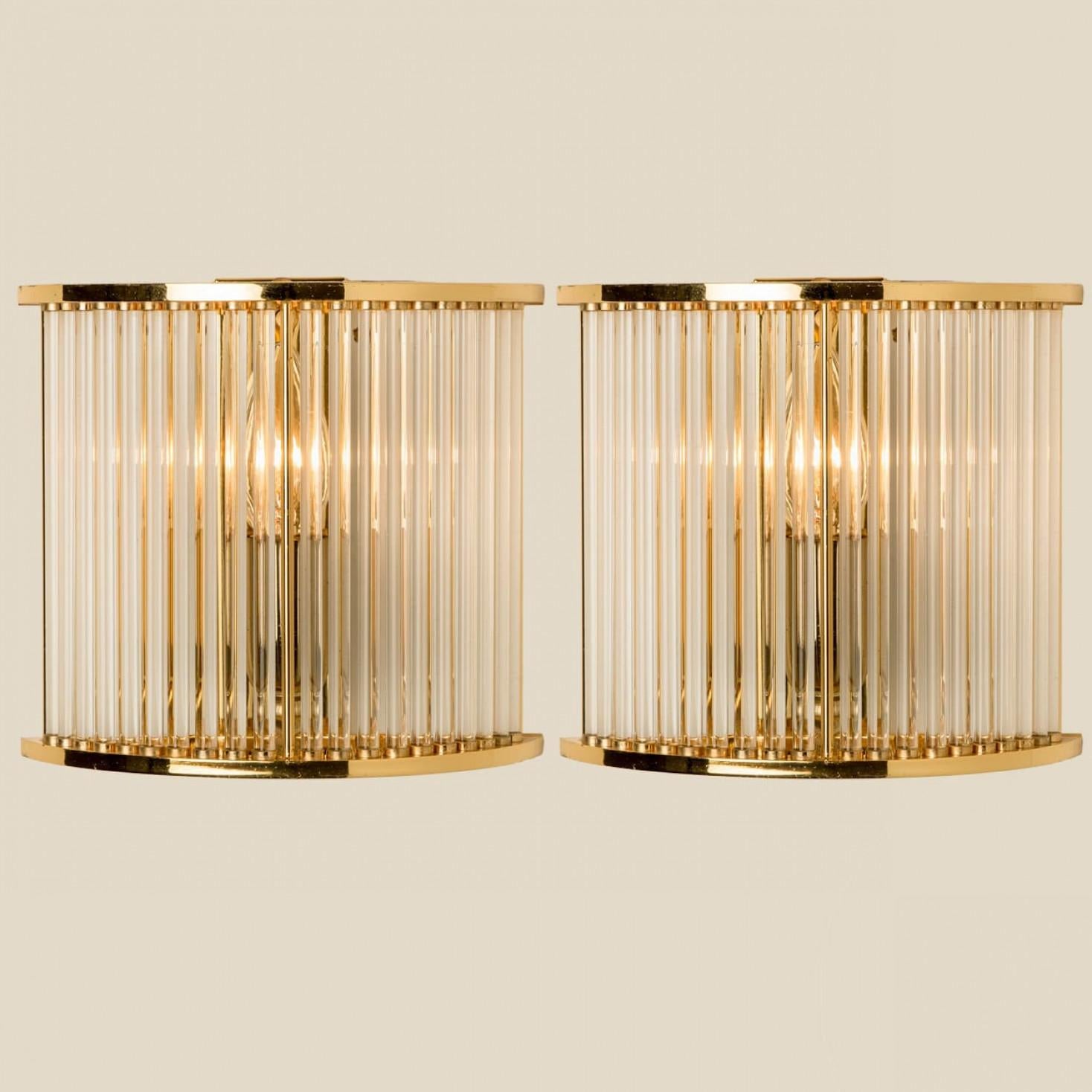 Other Pair of Clear Ridged Gold Glass Sconces in the style of Venini, Italy 1970 For Sale