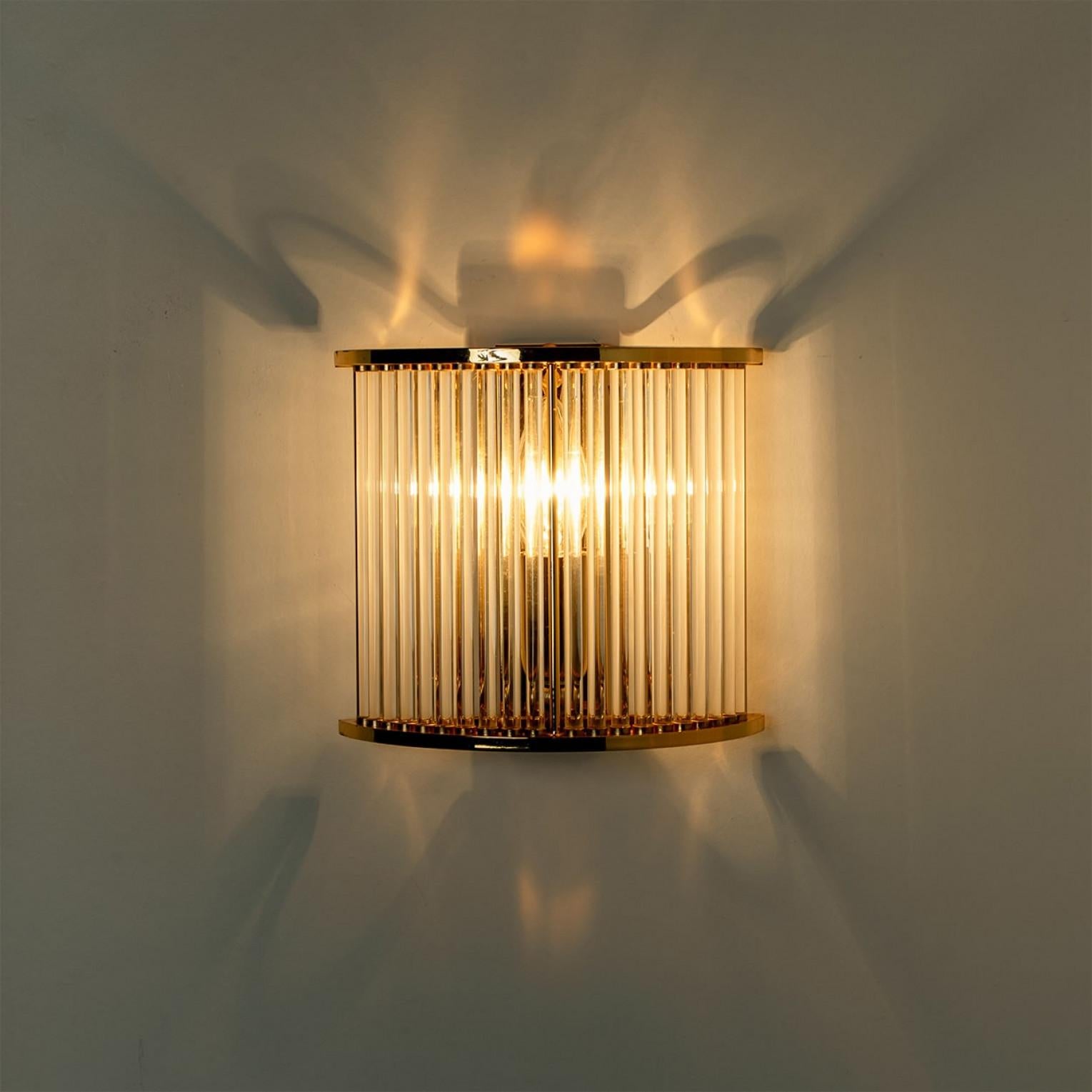 Coppia di lampade da sole in vetro dorato trasparente nello stile di Venini, Italia 1970 In condizioni buone in vendita a Rijssen, NL