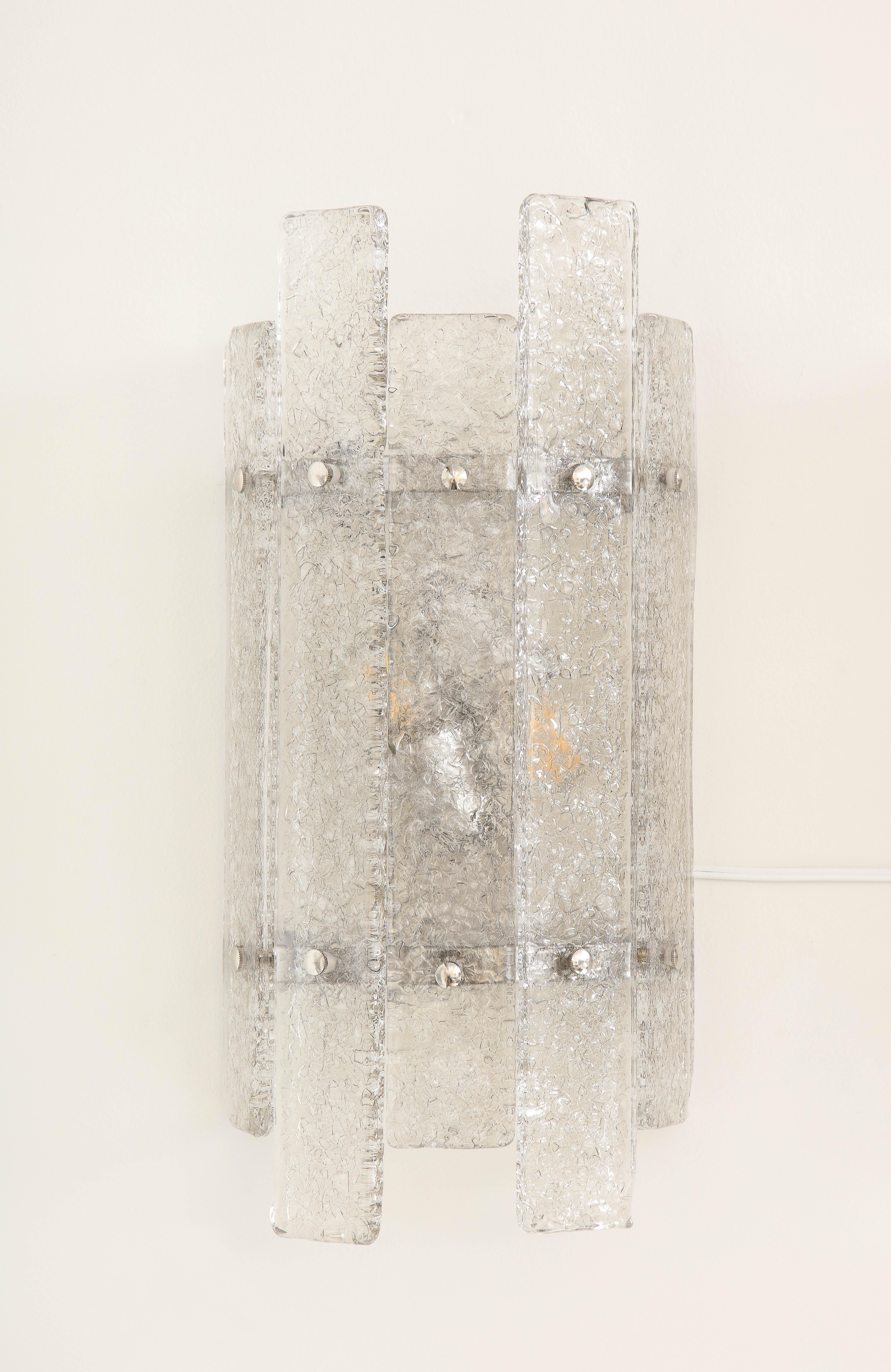 Contemporary Pair of Clear Textured Murano Glass and Silver Nickel Sconces, Italy For Sale