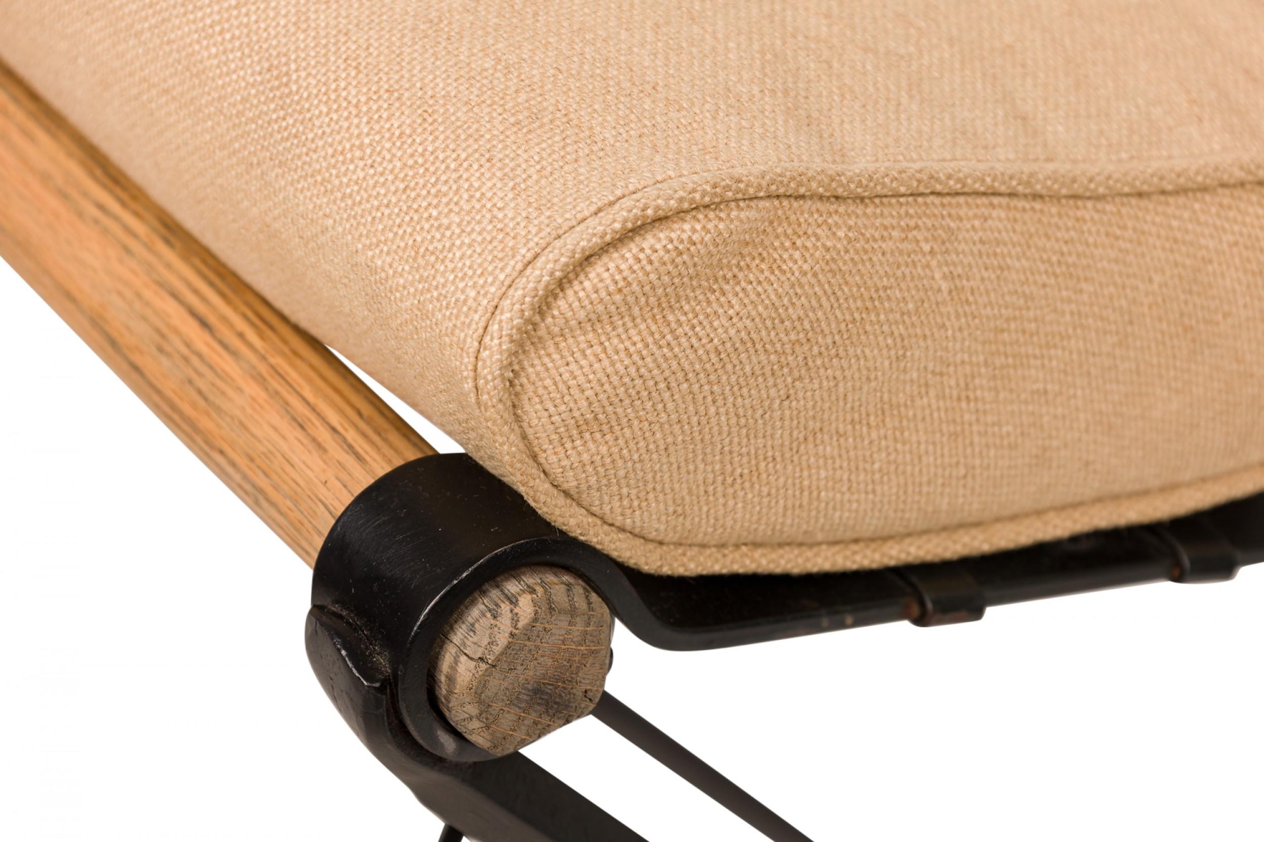 Pareja de taburetes de bar Cleo Baldon para Terra of California con estructura en X en color beige Tejido en venta