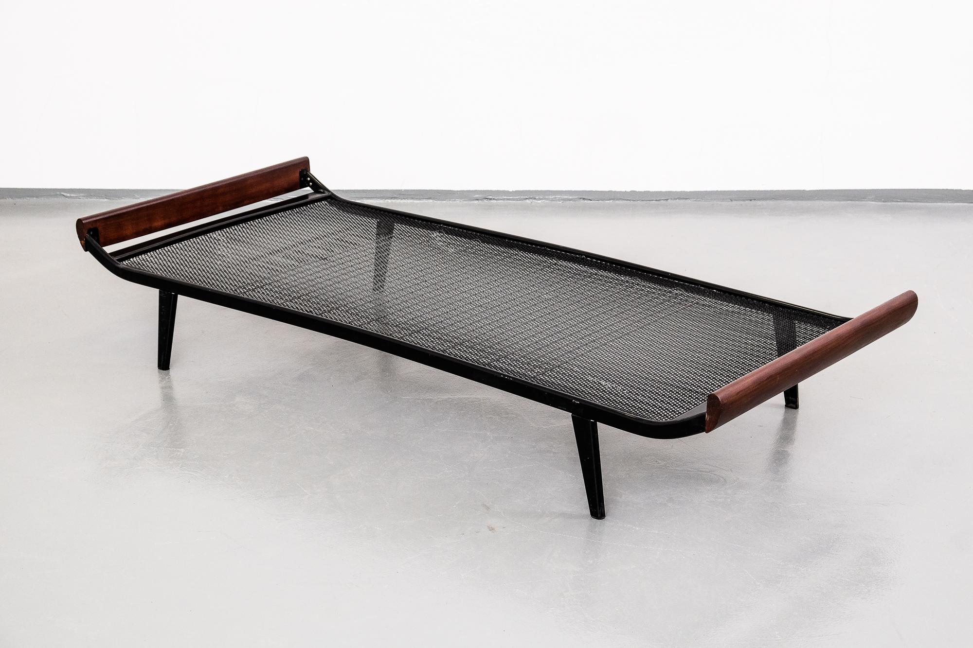Pair of ”Cleopatra” Daybeds by André Cordemeijer for Auping, 1950s 3