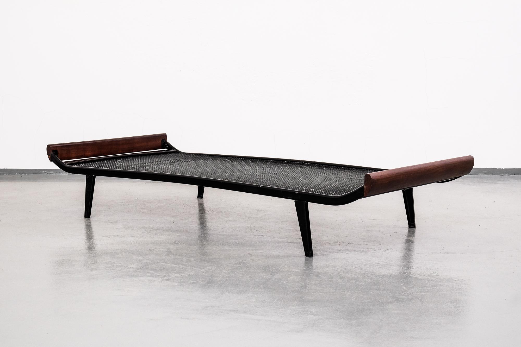 Pair of ”Cleopatra” Daybeds by André Cordemeijer for Auping, 1950s 2