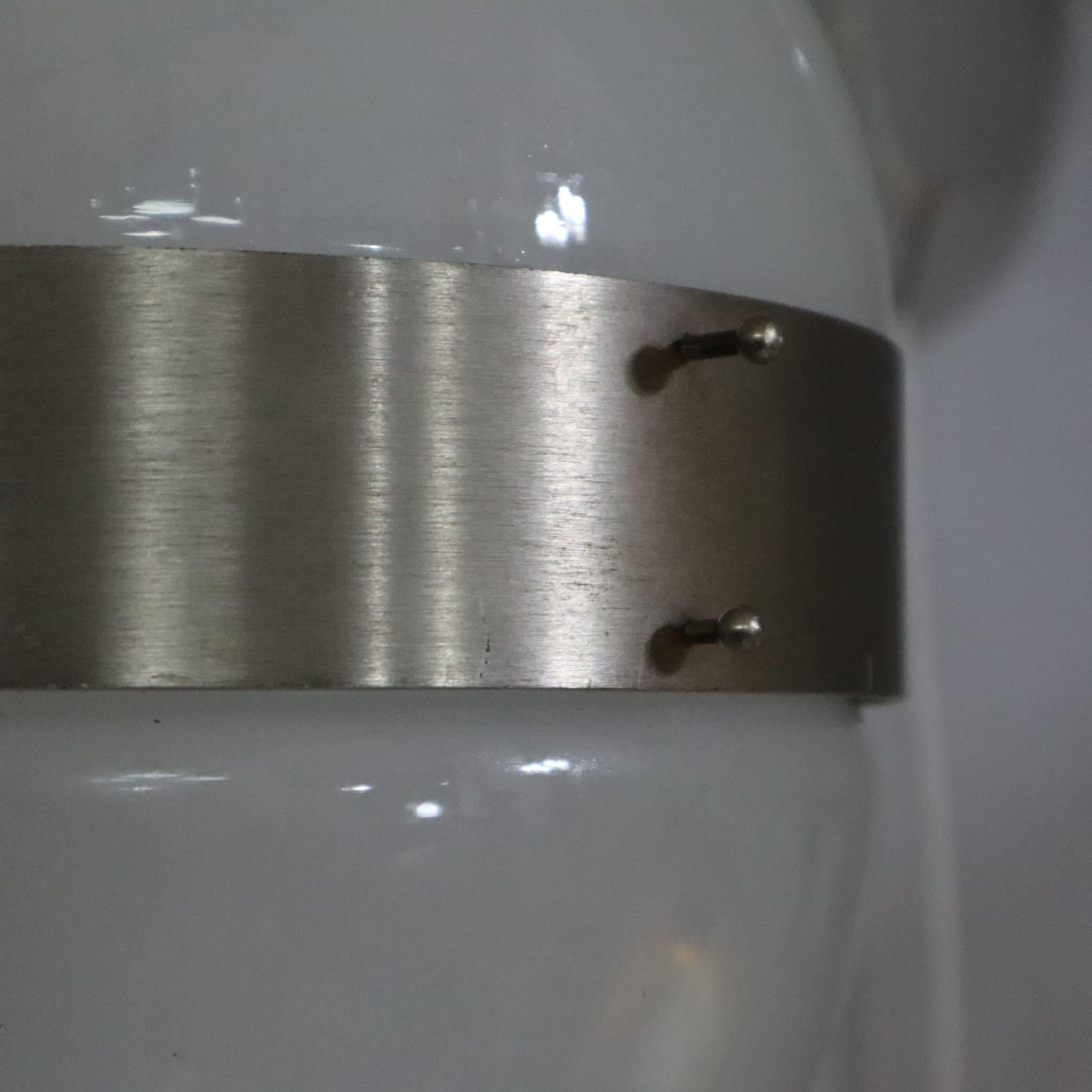 Pareja de apliques Clio de cristal opalino de Sergio Mazza para Artemide, Italia, años 60 Acero en venta