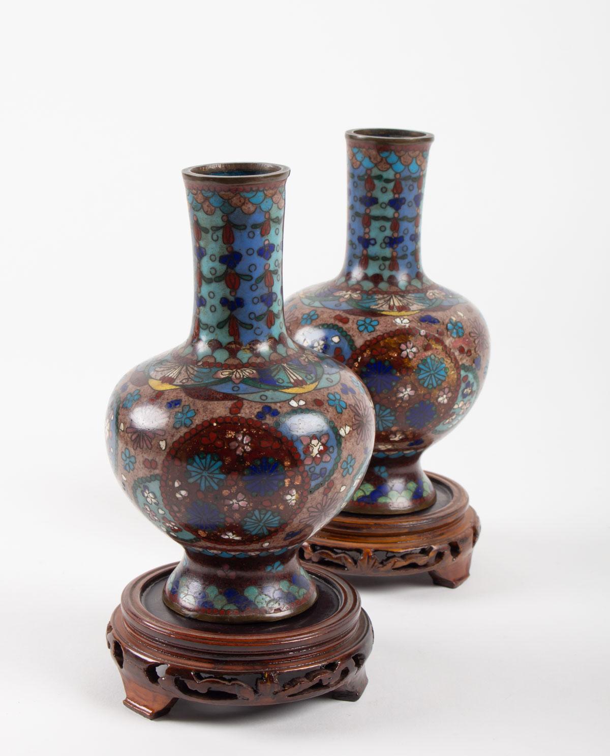 Pair of Cloisonné Bronze Vases, Japan, Circa 1900 For Sale 5