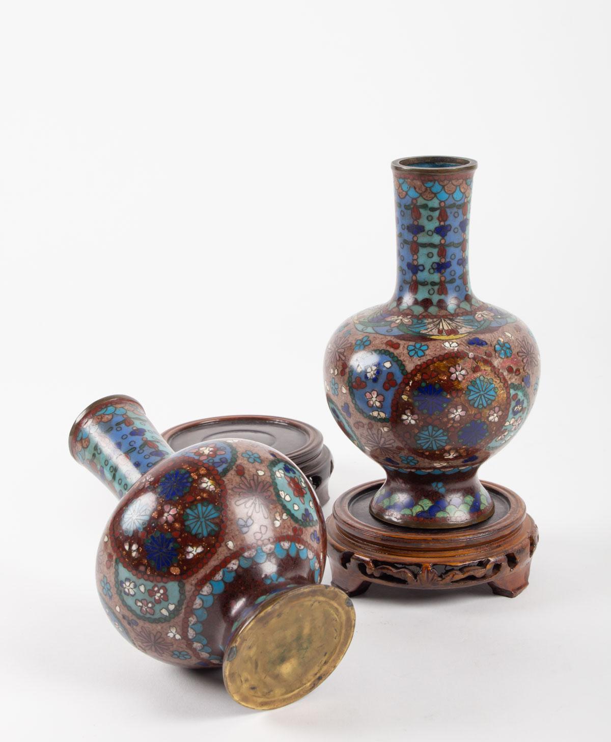 Pair of Cloisonné Bronze Vases, Japan, Circa 1900 For Sale 6